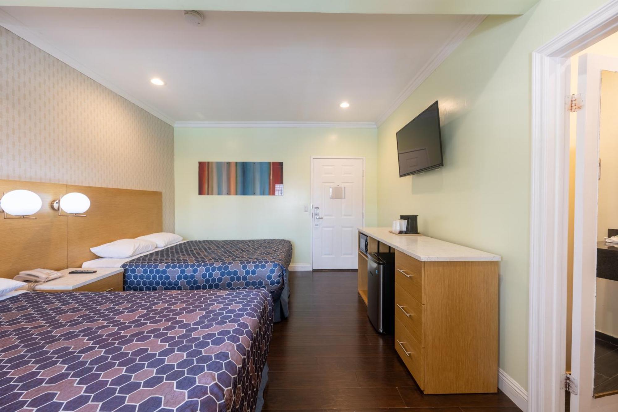 Deluxe Queen Room Two Queen Beds