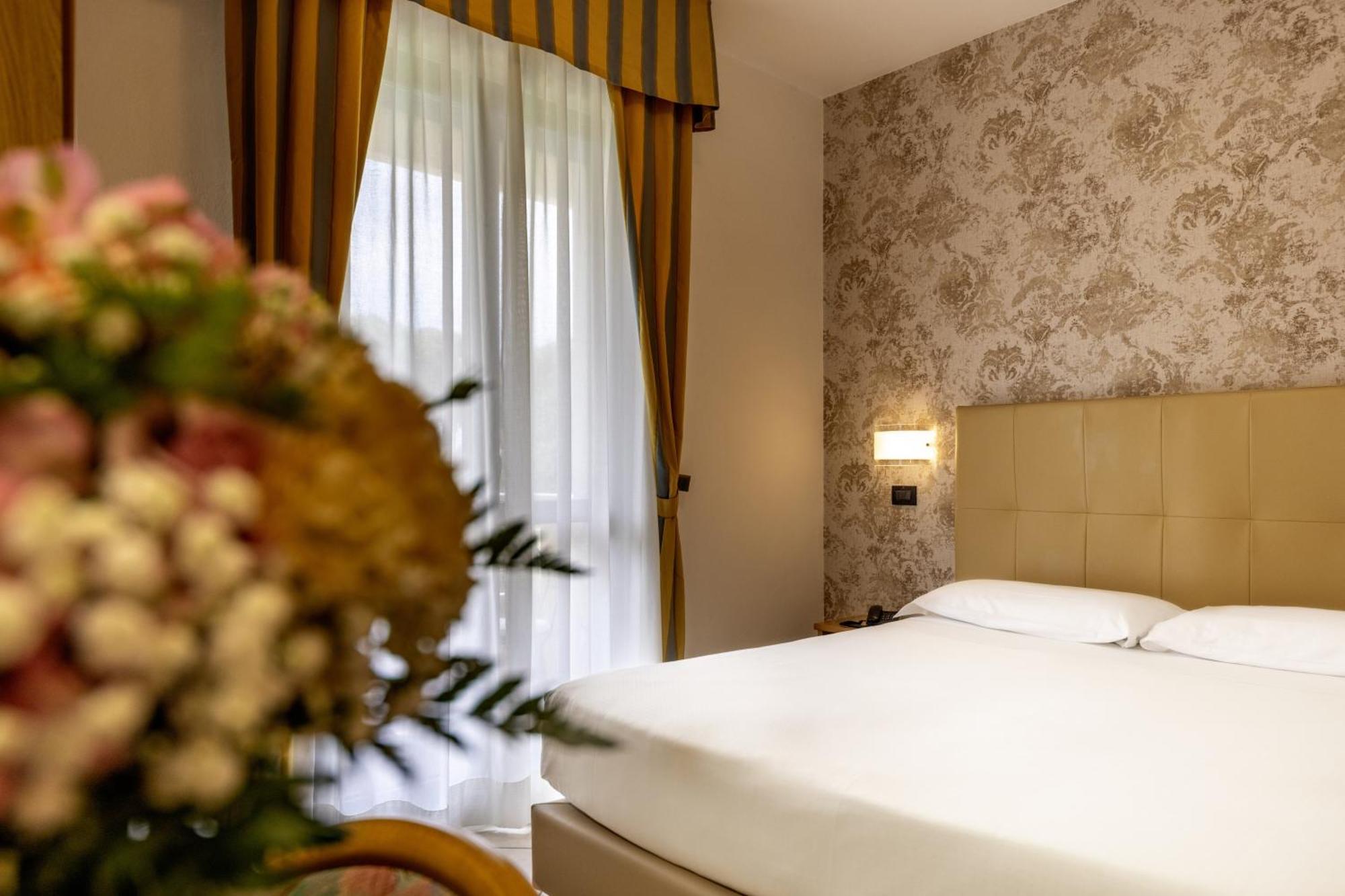 Double or Twin Room Garden View