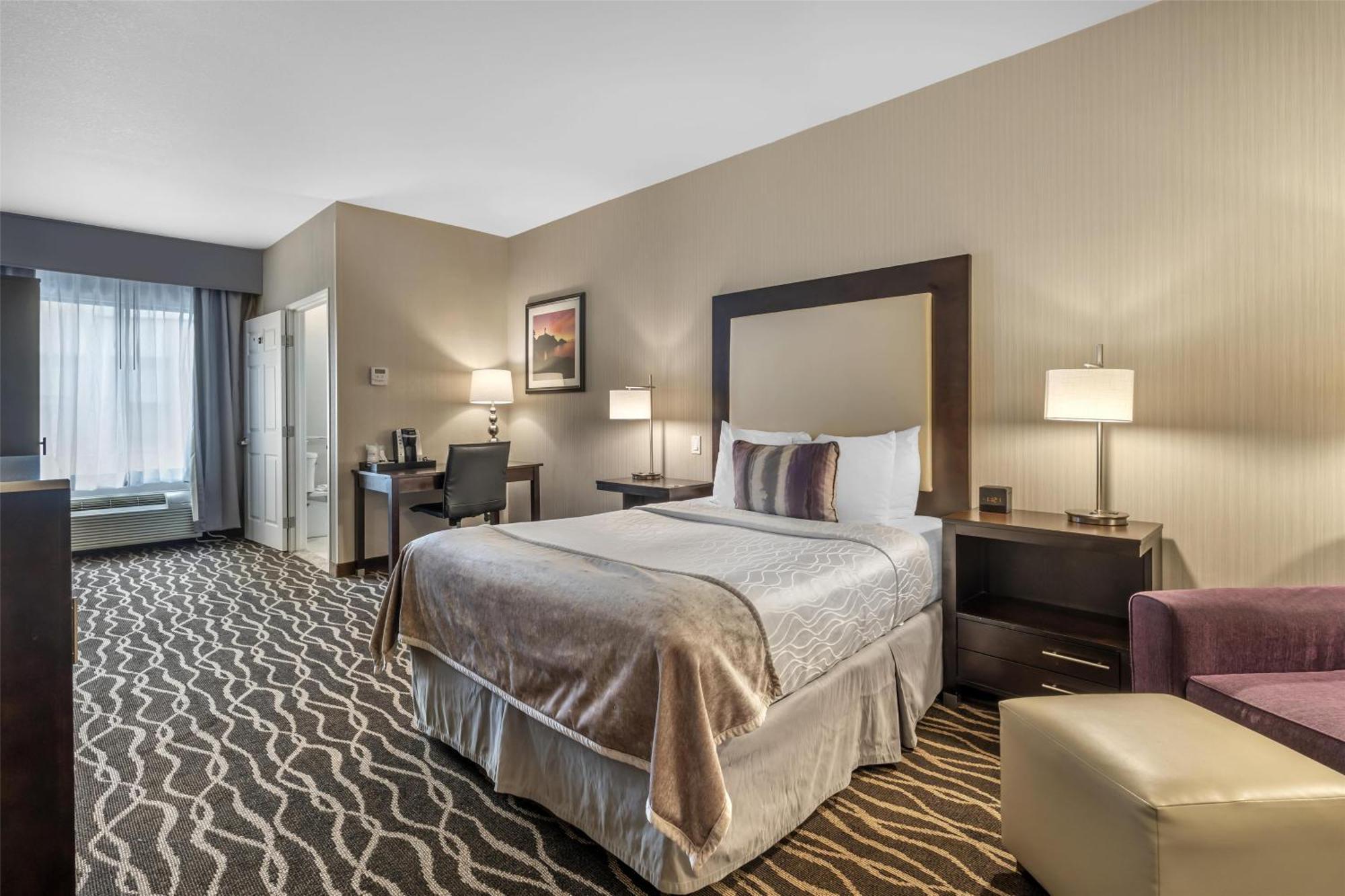 Double Room Bath Mobility Accessible or Non-Smoking