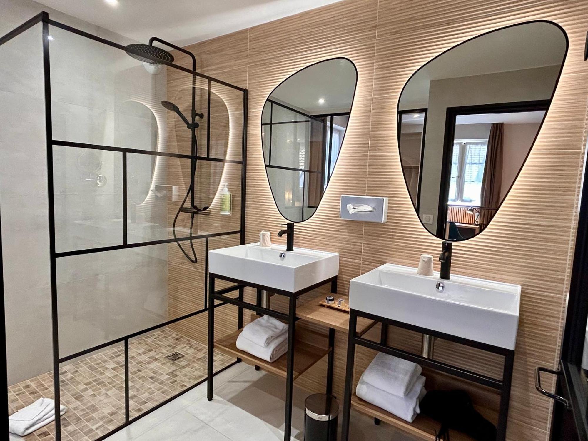 Charm Room Shower or Balneo Bath