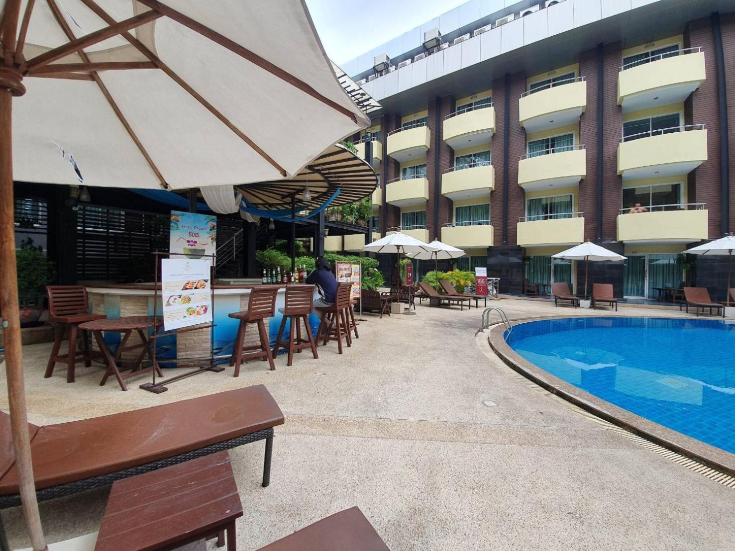 Deluxe Double Room Pool Access
