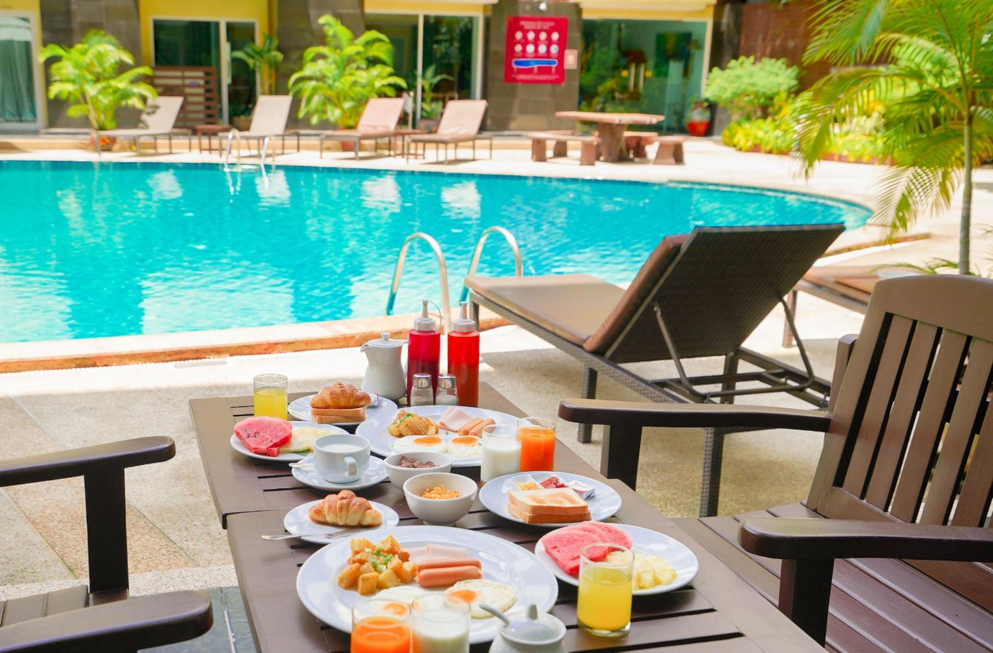 Deluxe Double Room Pool Access