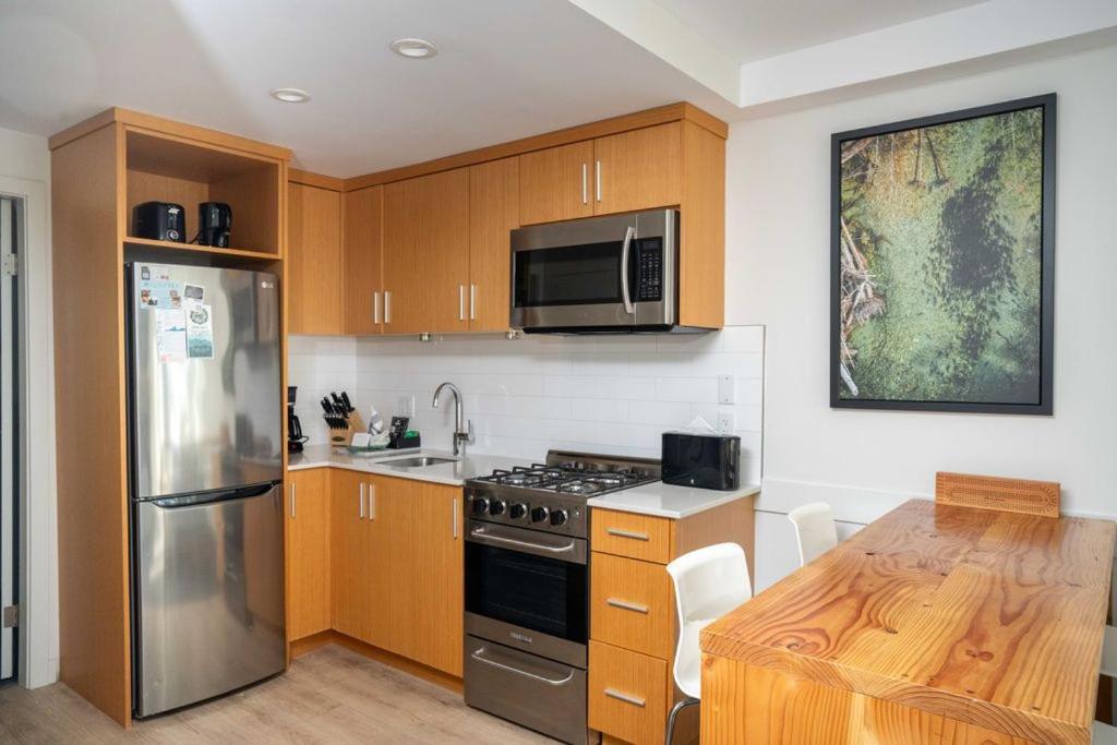 One Bedroom Suite Partial Ocean View