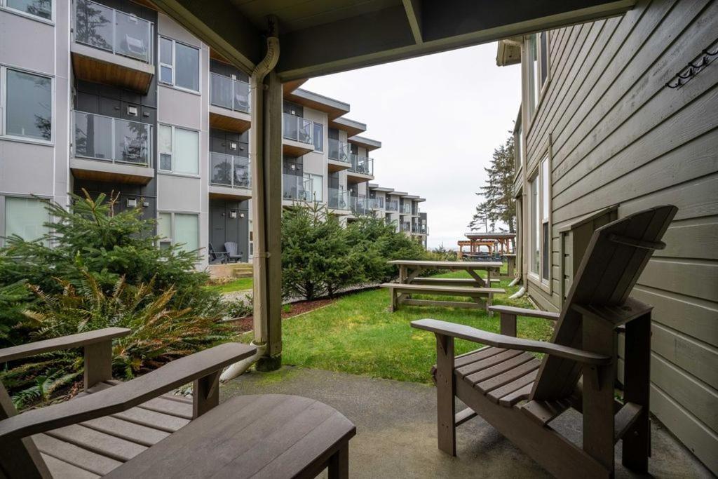 One Bedroom Suite Partial Ocean View