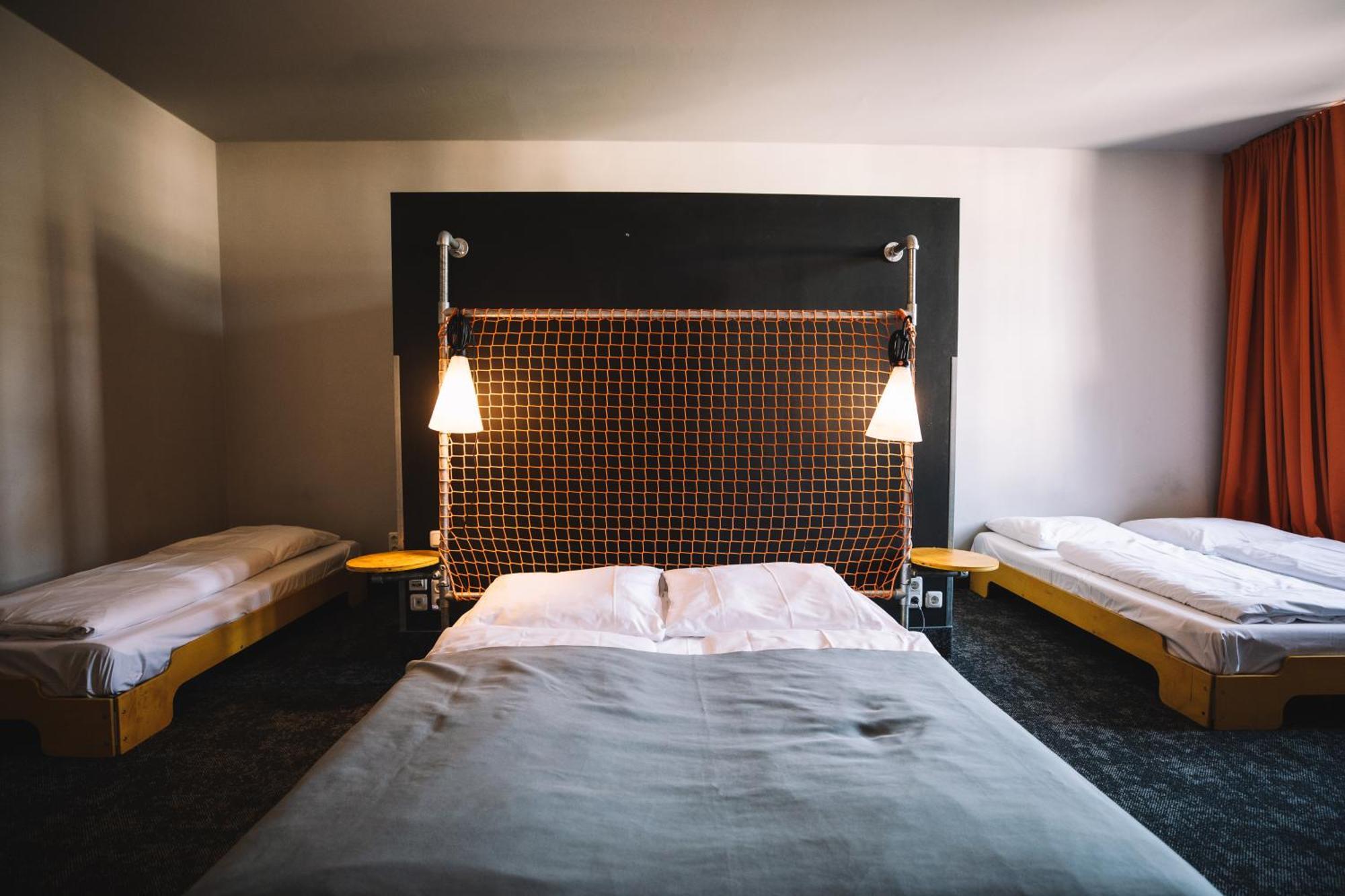 5-Bed Room