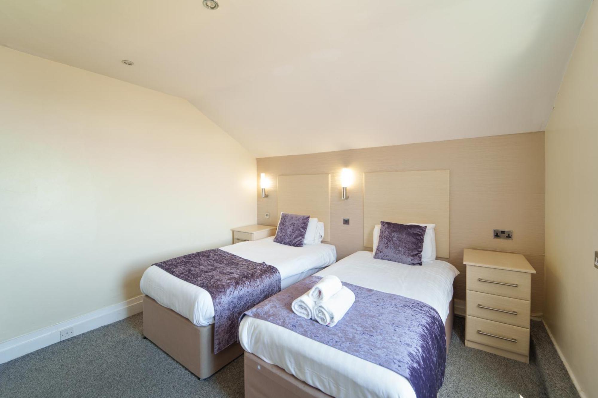 Standard Twin Room