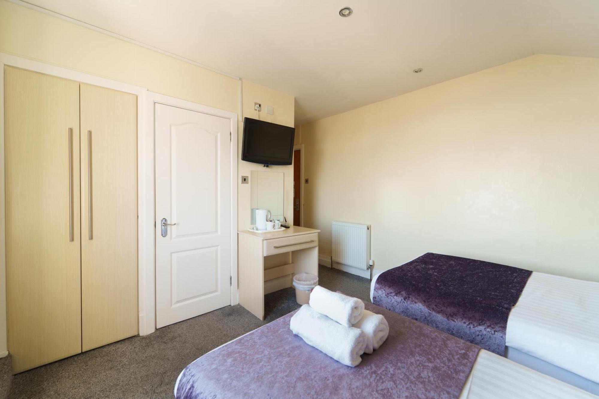 Standard Twin Room