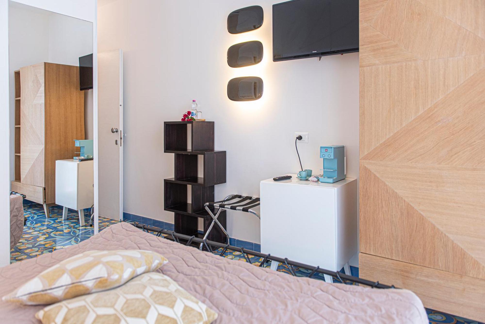 Deluxe Double Room Side Sea View