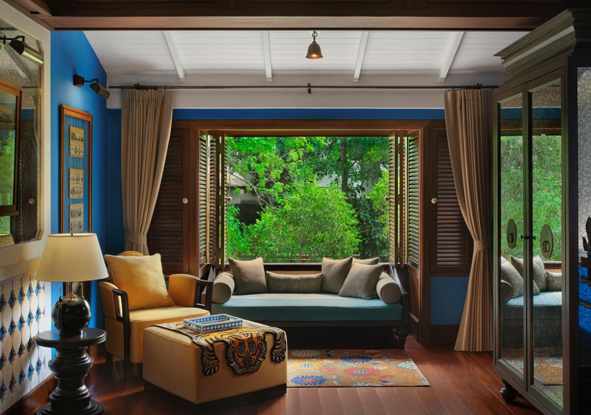 Riverside Suites