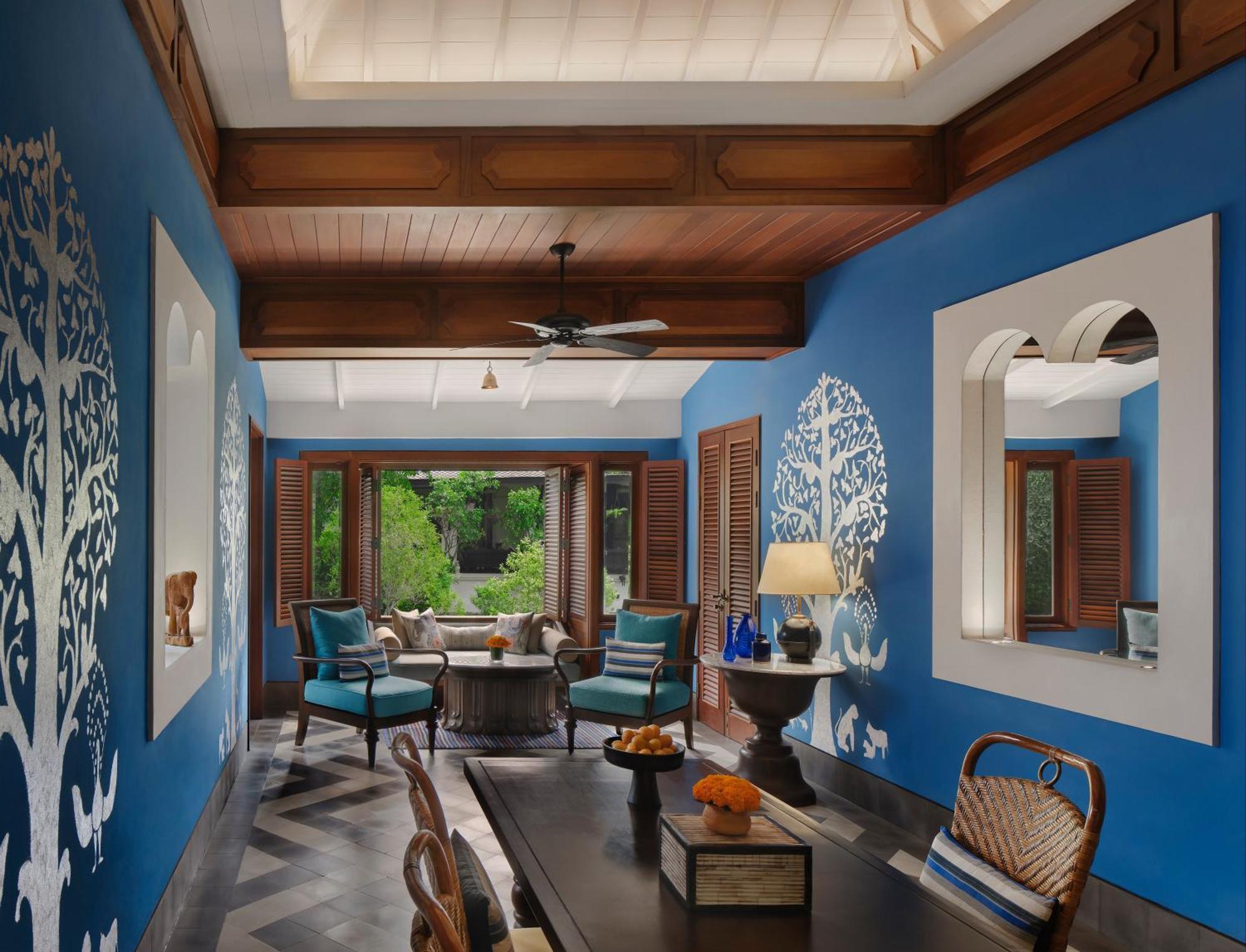 Riverside Suites