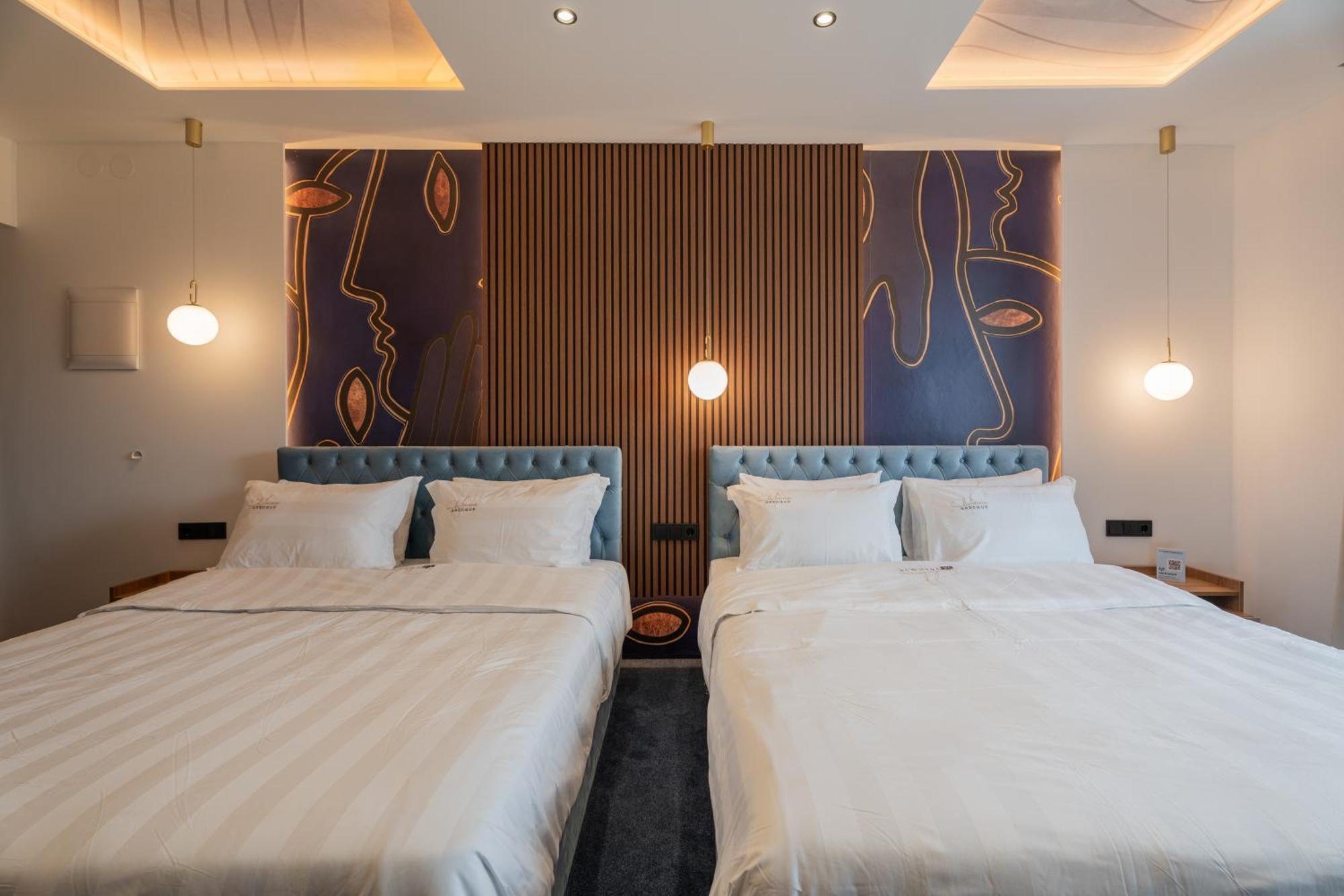 Deluxe Family Suite