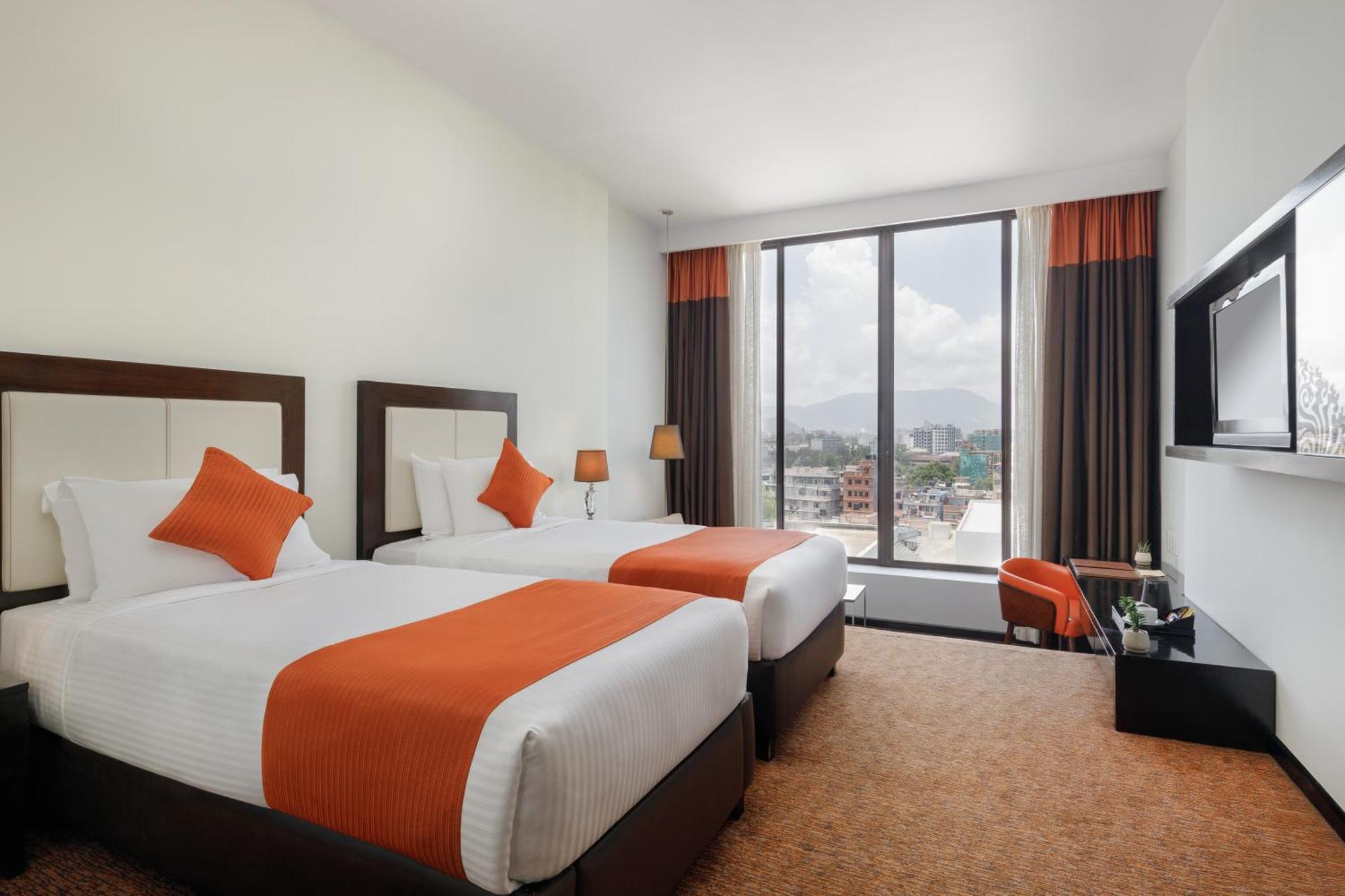 Executive King Or Twin Top Floor Rooms access to Steam Jacuzzi & Gym