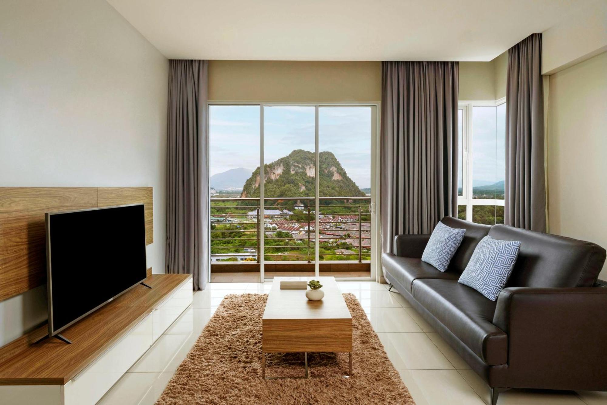 3 Bedroom Deluxe Suite Horizon View