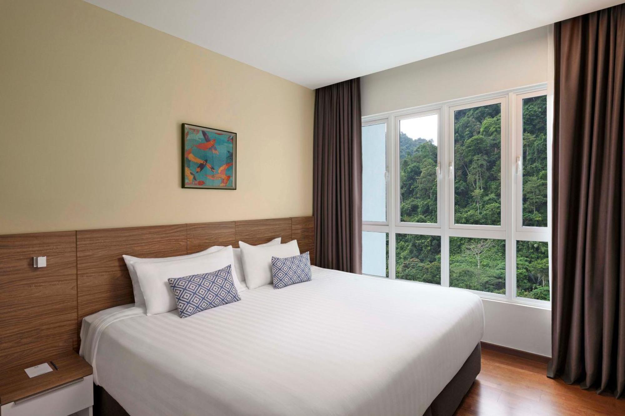 3 Bedroom Grand Deluxe Suite Lakeview