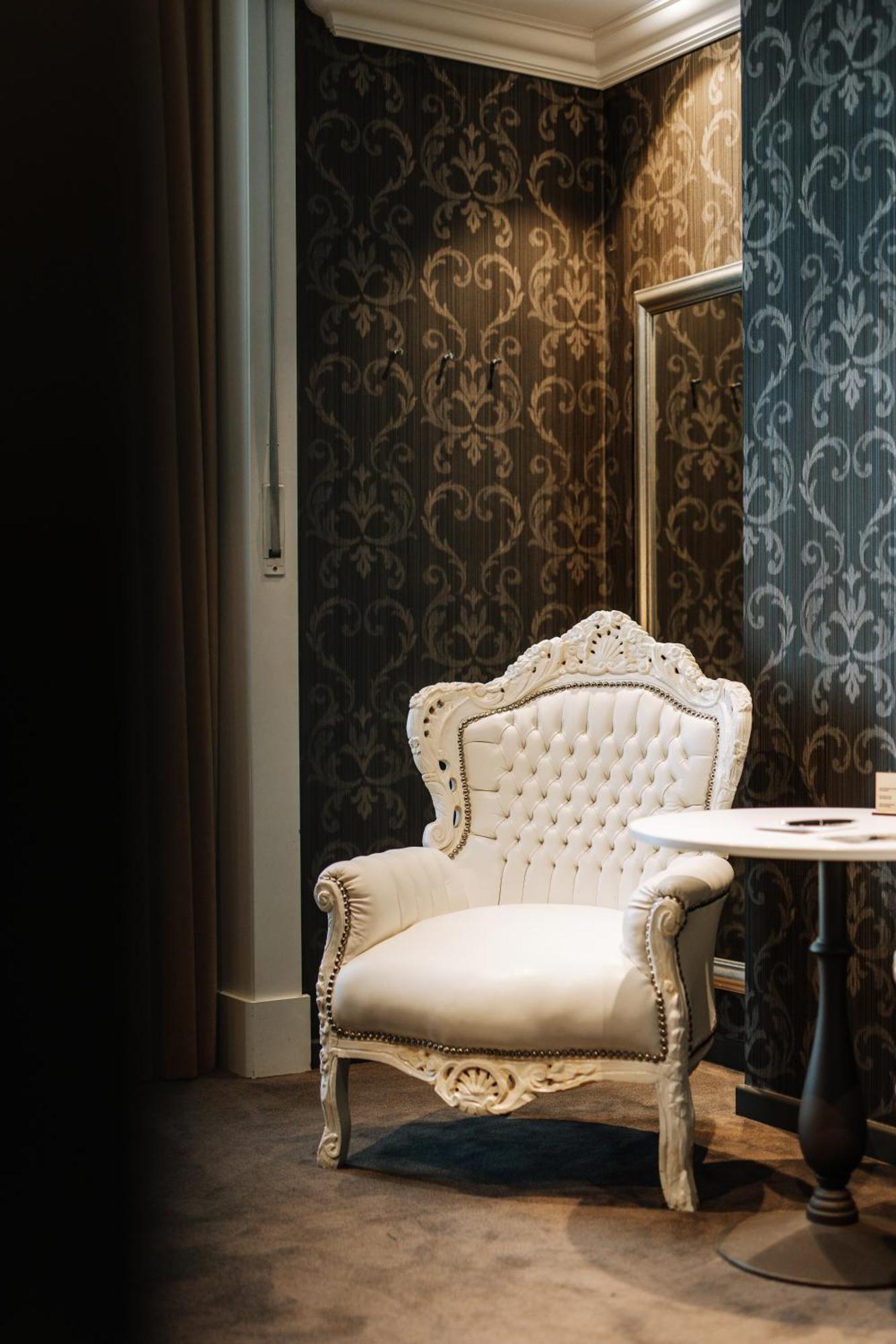 King Suite Sitting Area