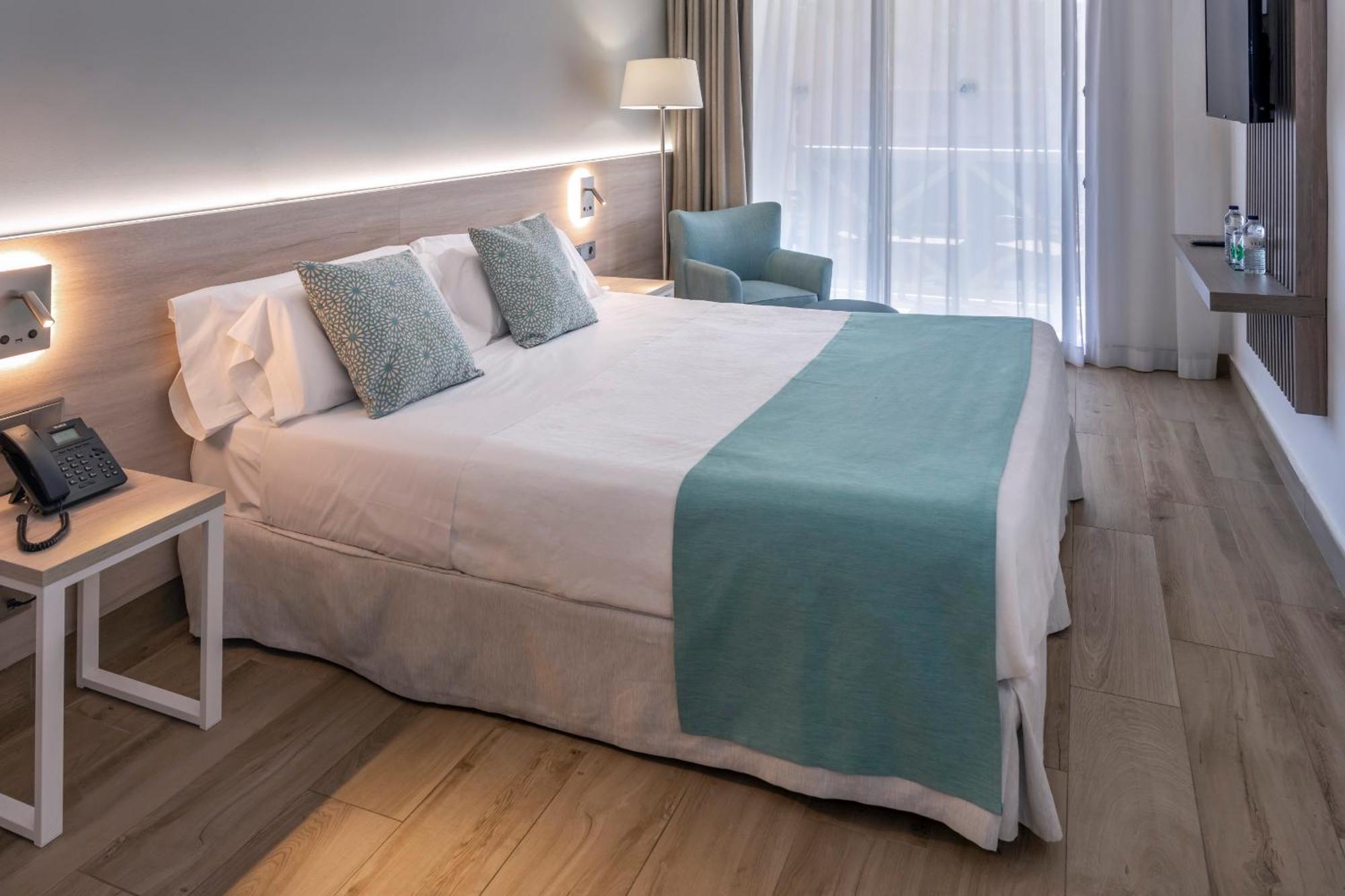 Standard Double Room (2 Adults),1244979283:JPEG