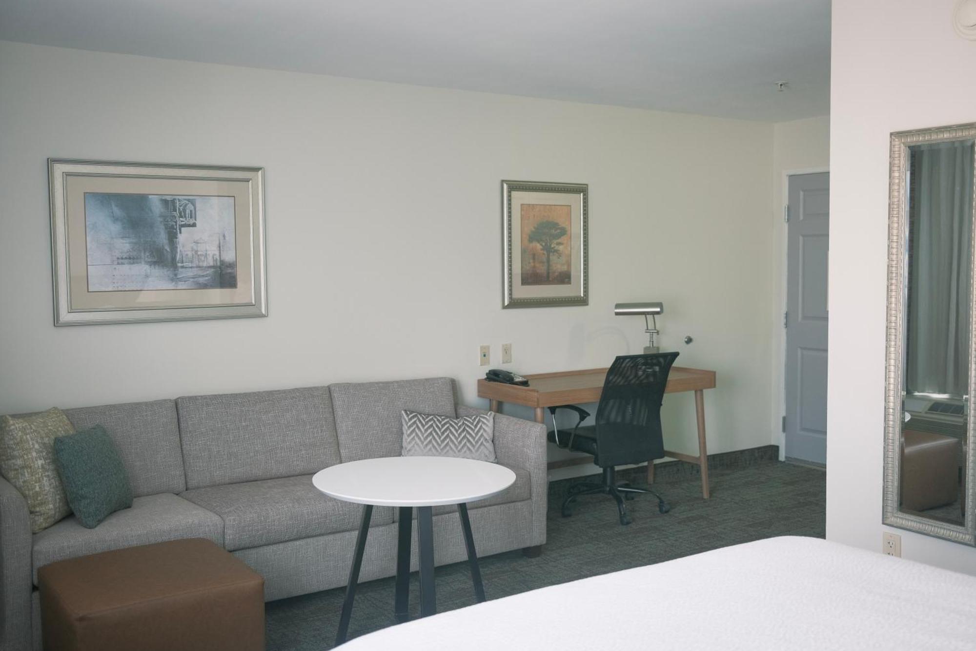 Queen Studio Suite