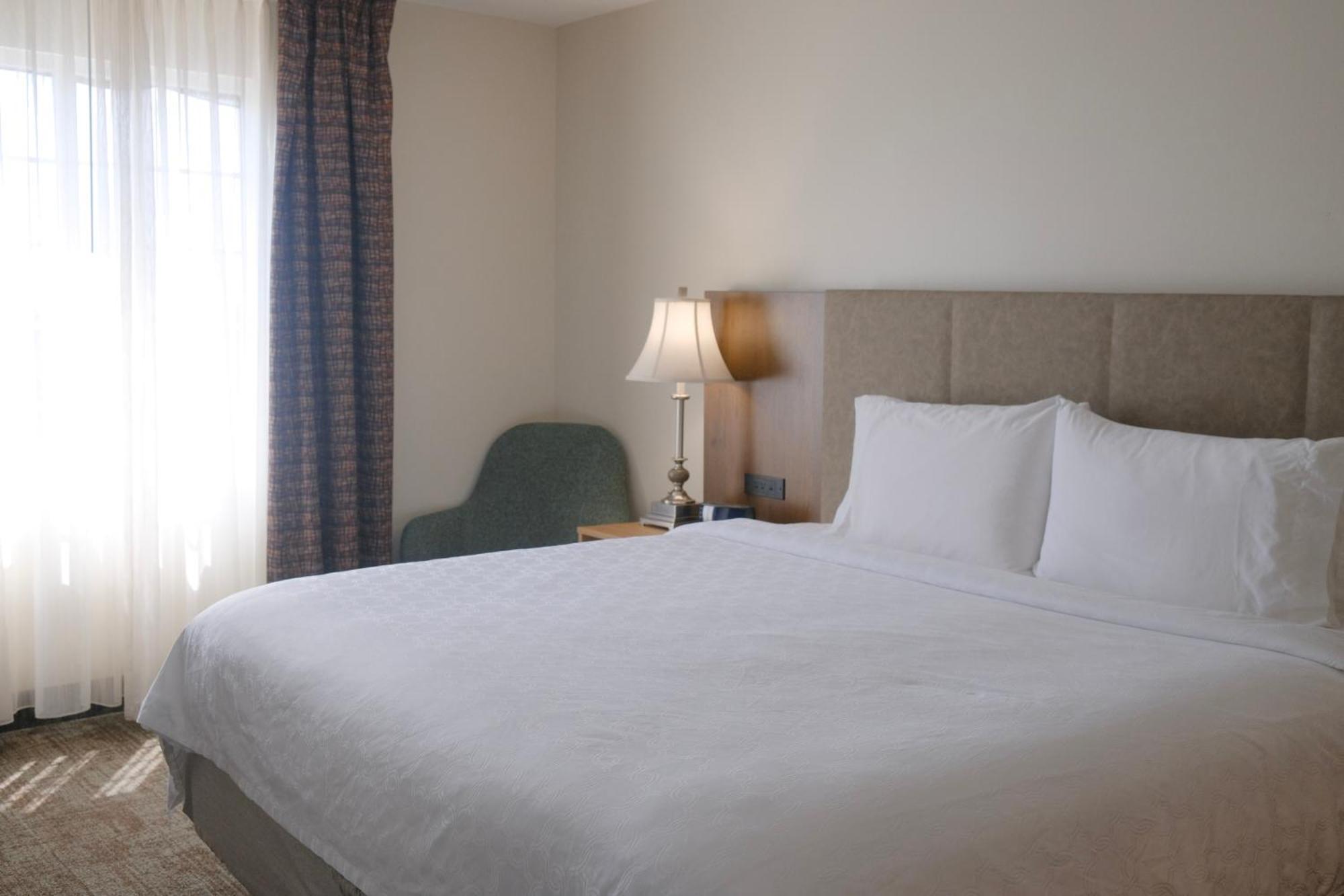One-Bedroom King Suite