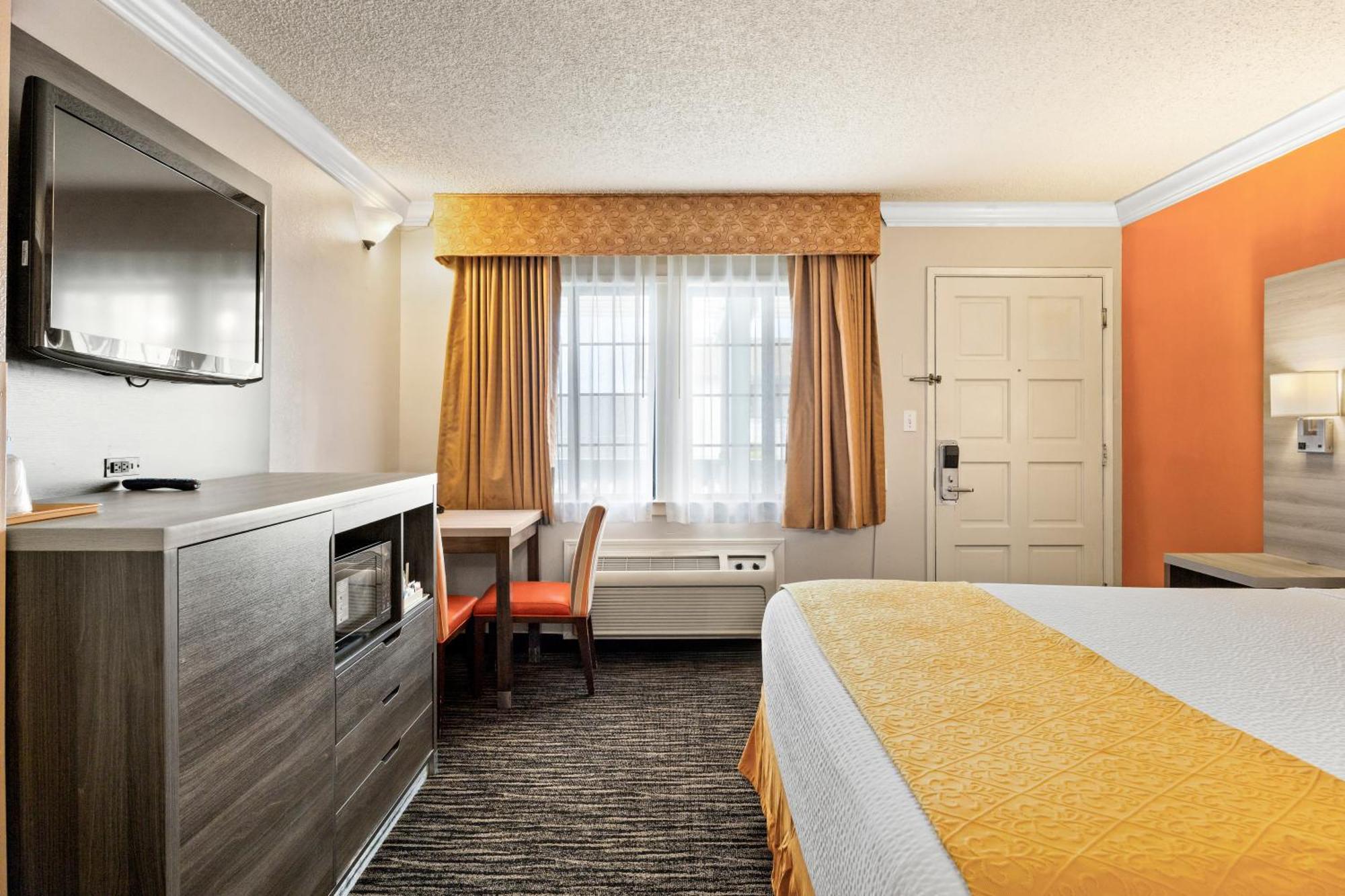 Queen Room