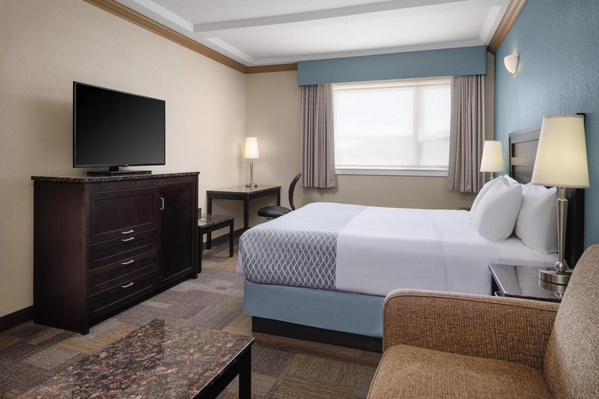 King Suite Sofa Bed Top Floor or Non-Smoking