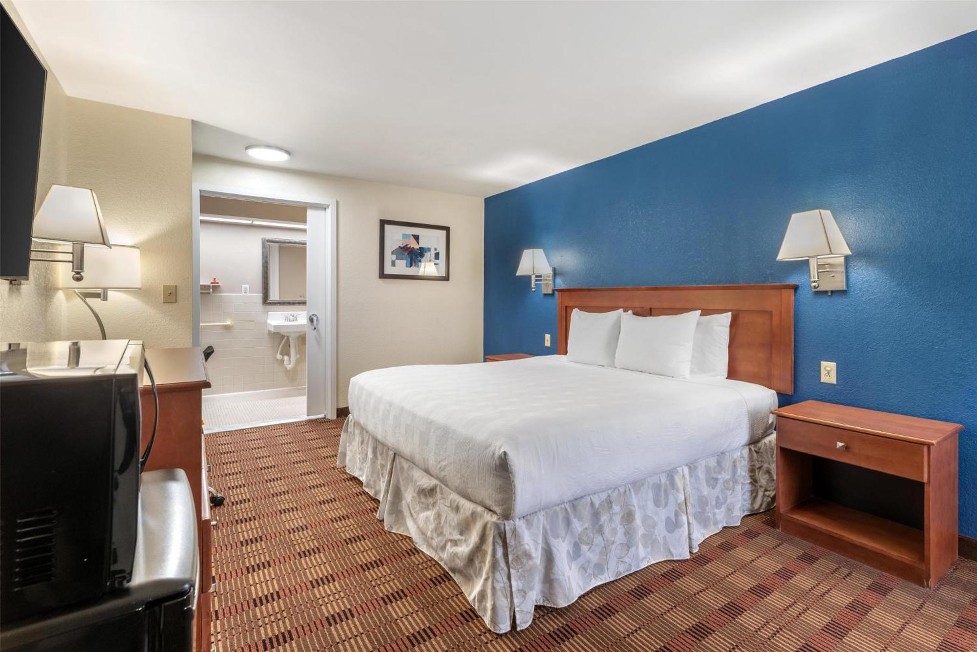 King Room Roll Shower Disability Access or Non-Smoking