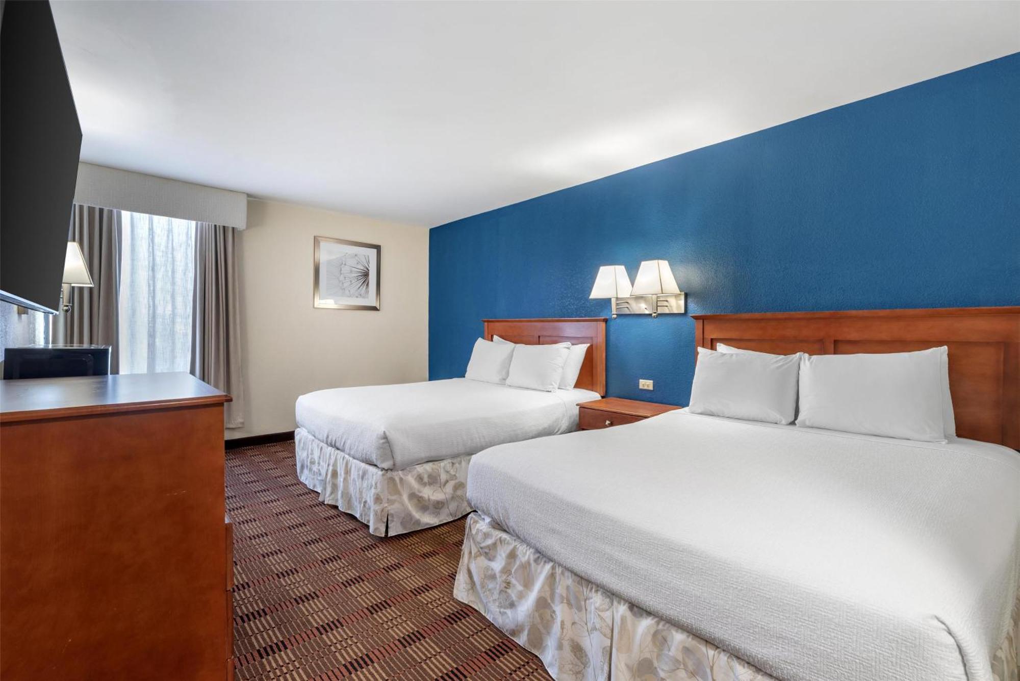 Queen Room Two Queen Beds Non-Smoking