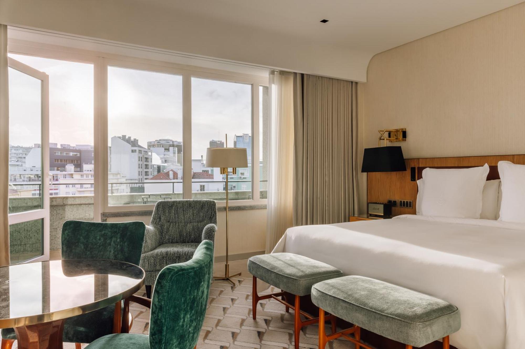 Premier Riverside View Room King