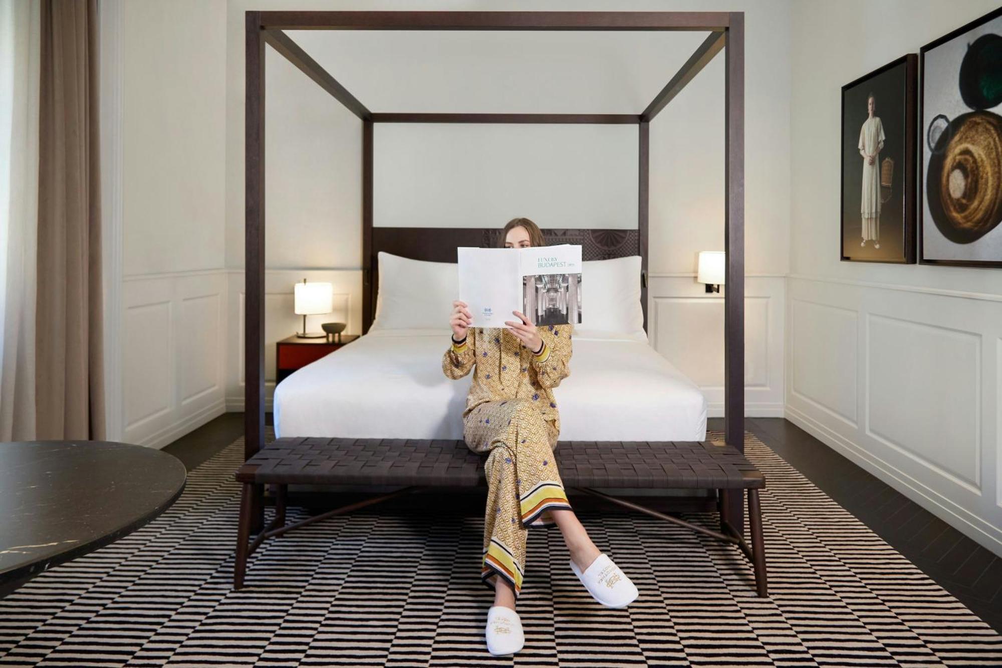 Heritage Superior King Room Street View