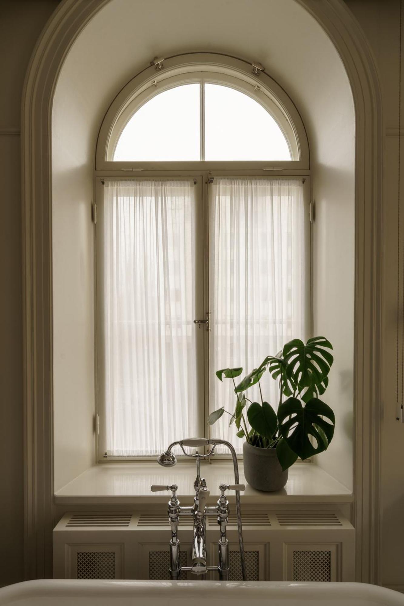 Corner Suite