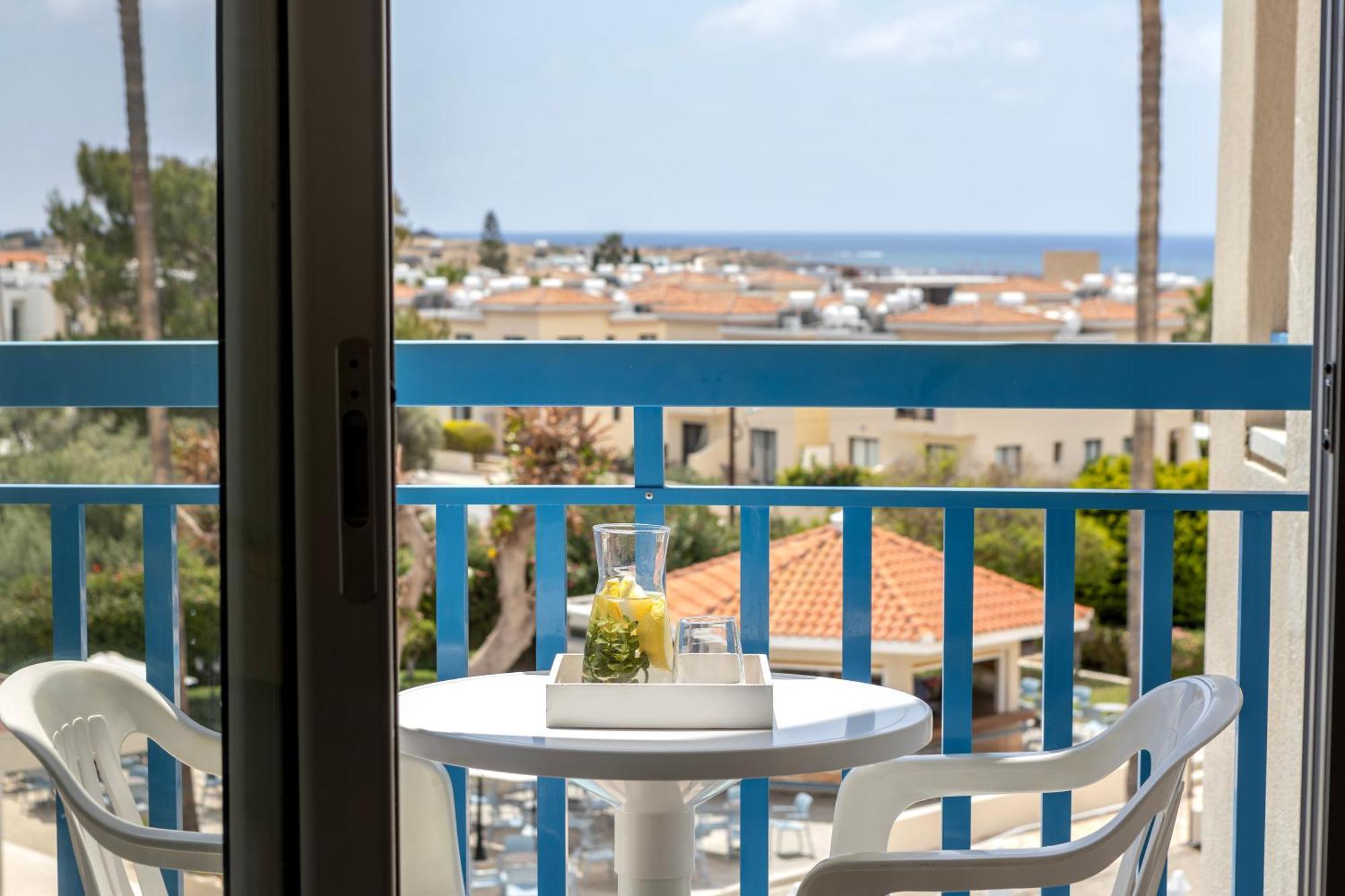 Single Room Pool View,1682927937:JPEG