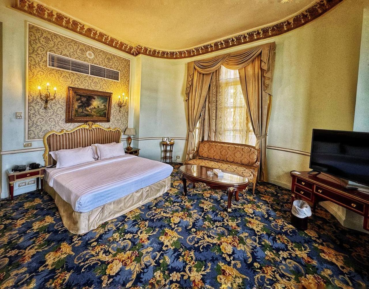 Golden Junior Suite Direct Sea View