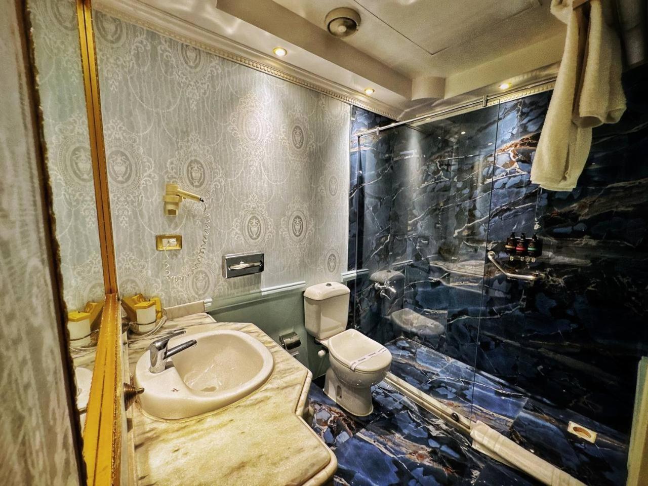 Golden Junior Suite Direct Sea View
