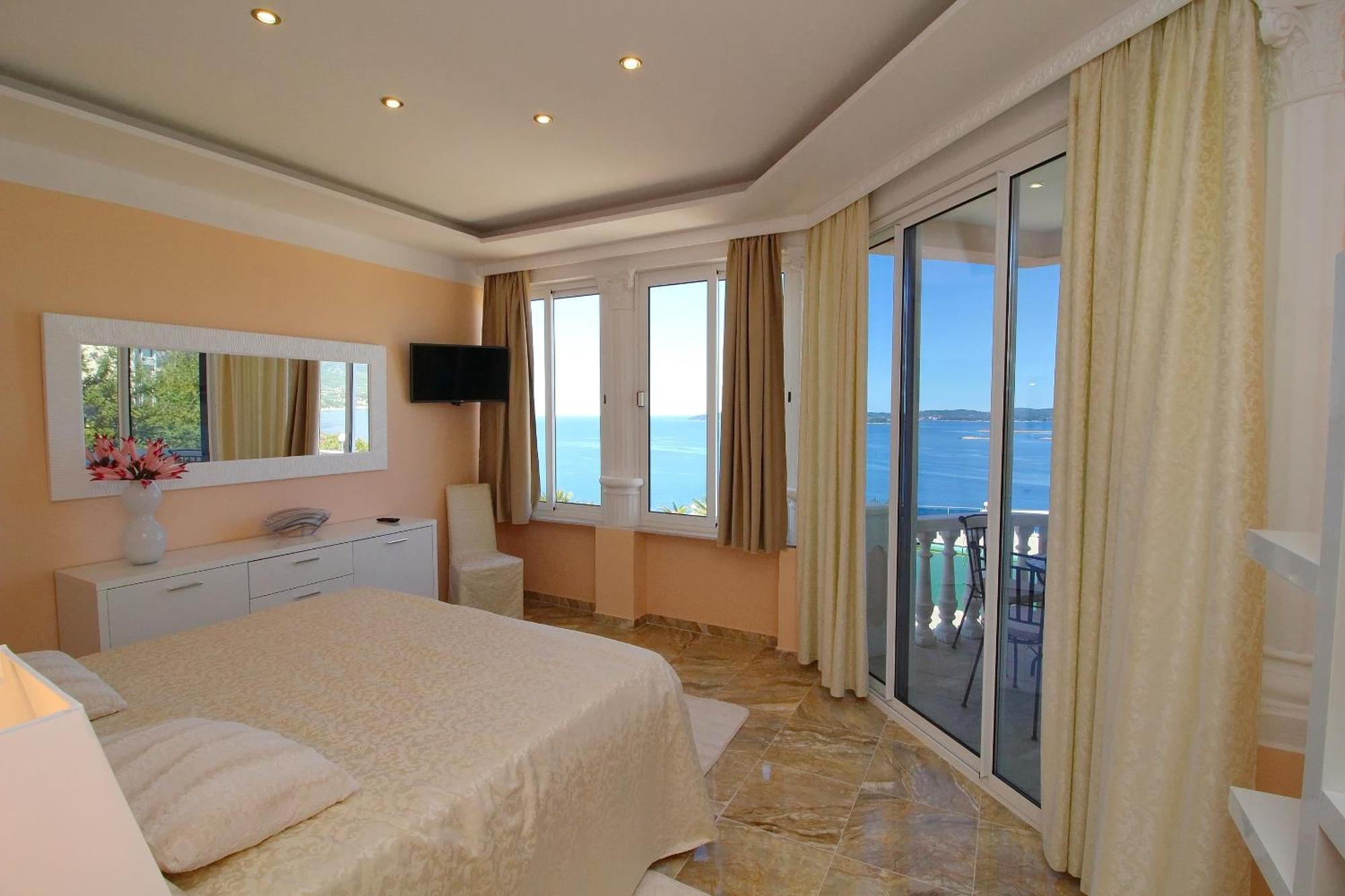 Two-Bedroom Royal Suite Balcony Sea View