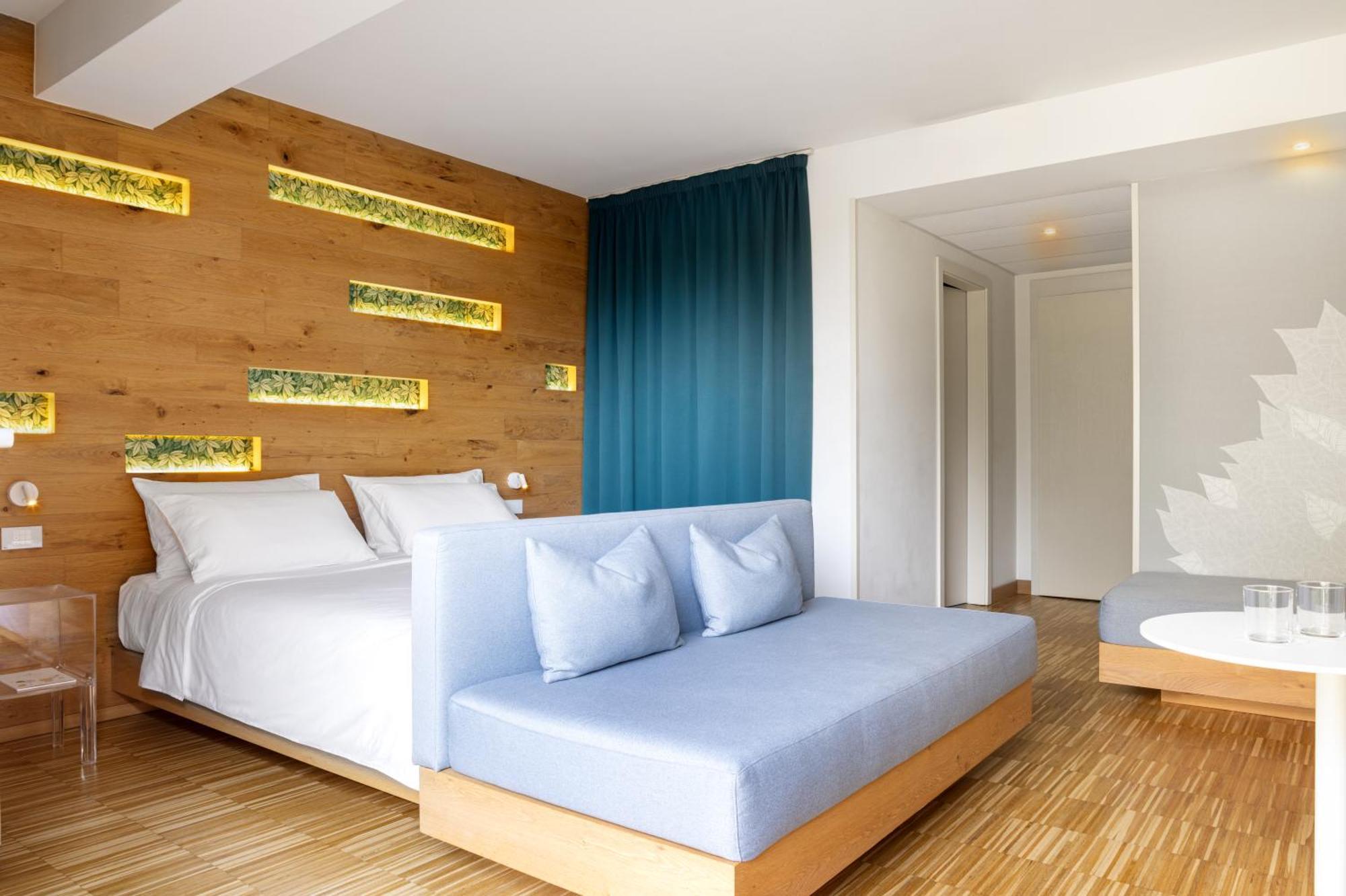 Junior Suite Deluxe with Park View,1697793155:JPEG