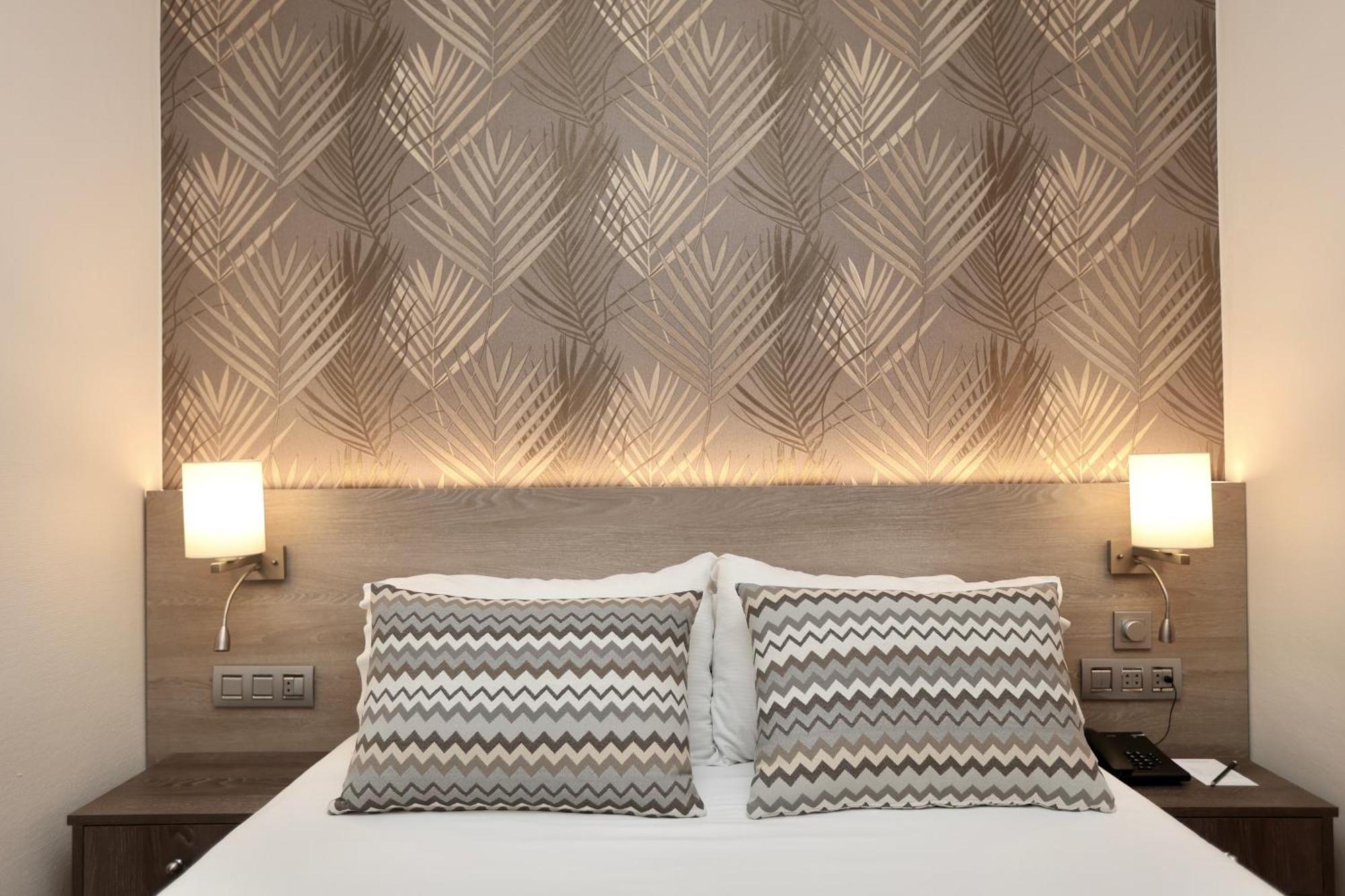 Chambre Simple - Vue sur Piscine