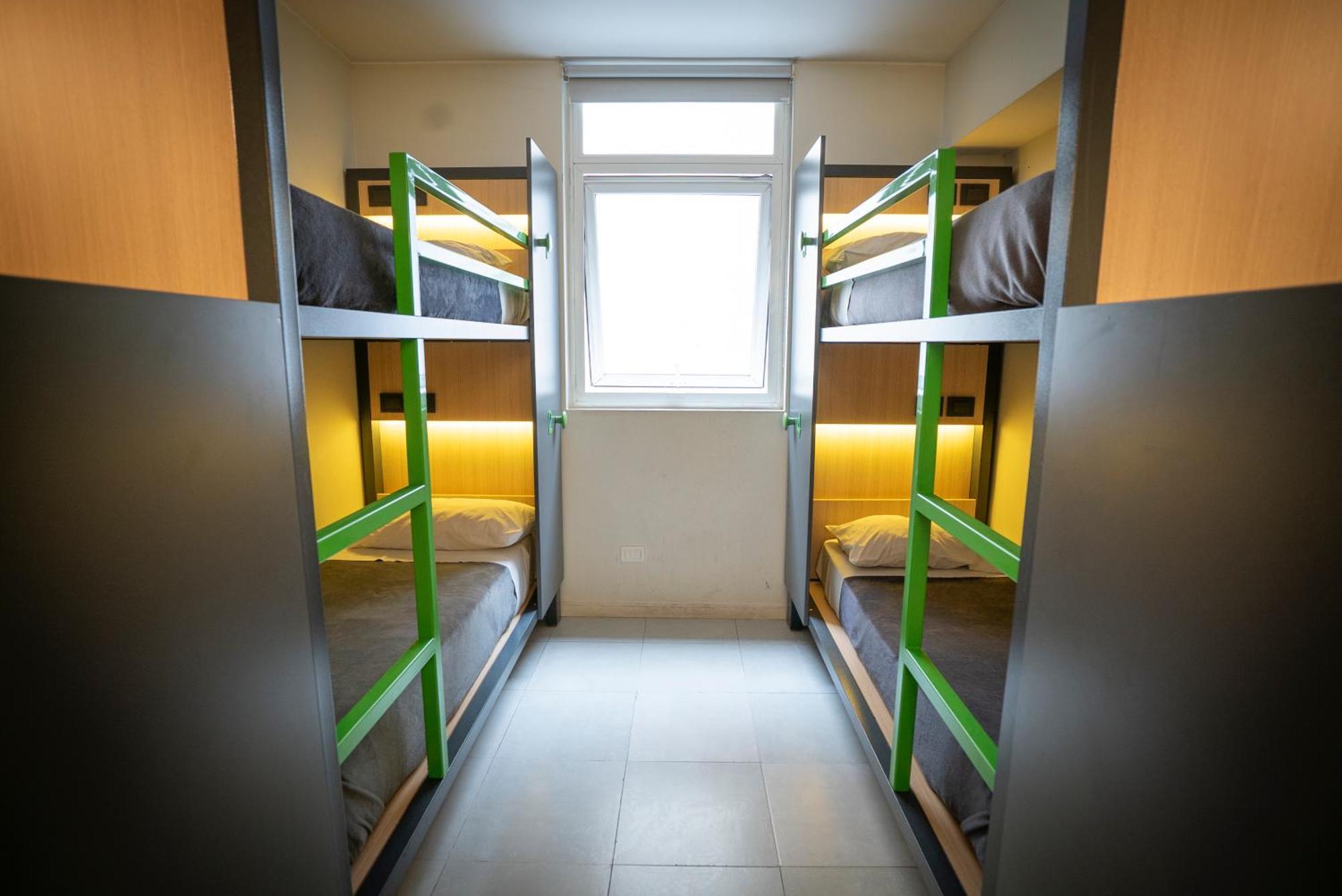 Single Bed Mixed Dormitory Room