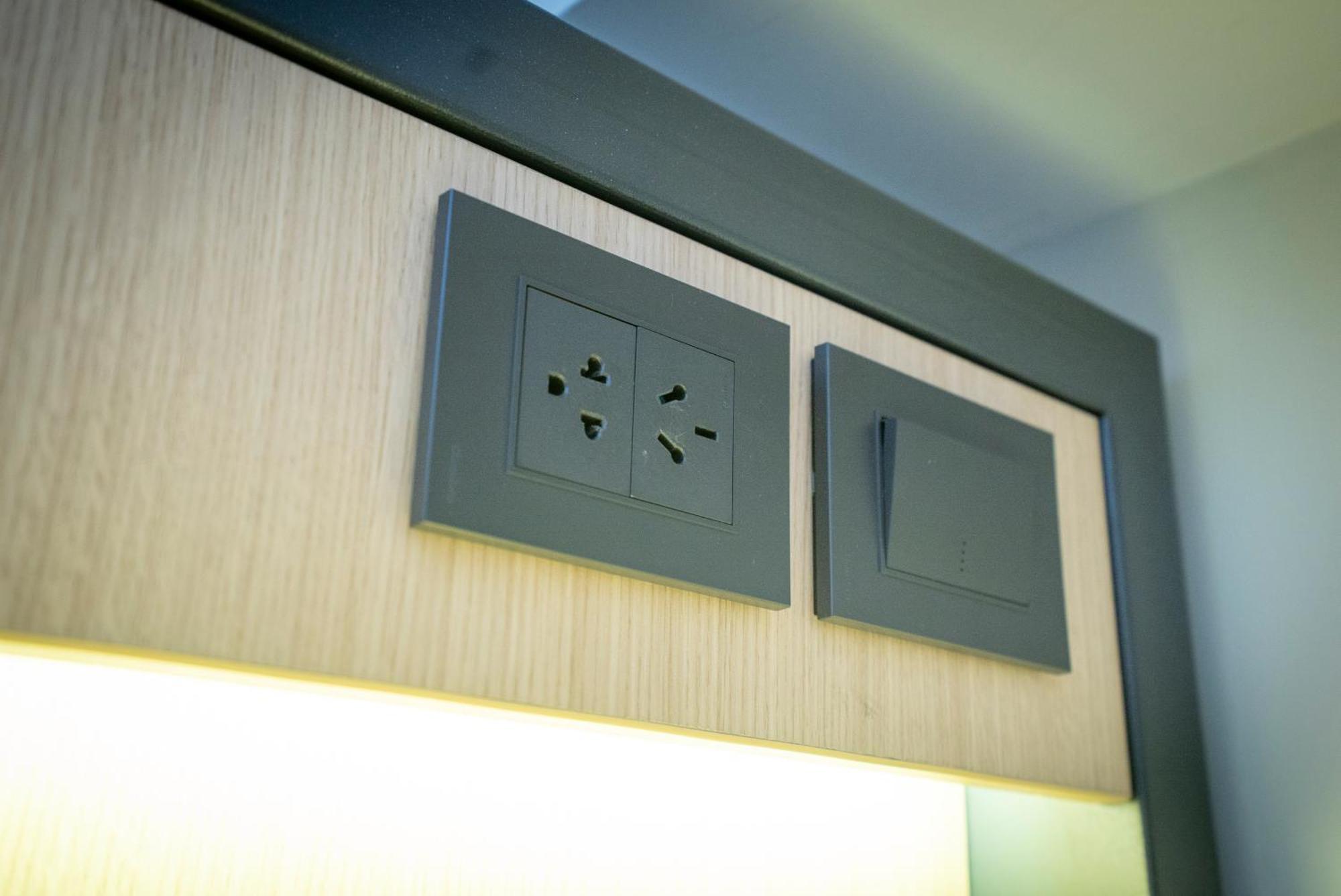 Single Bed Mixed Dormitory Room