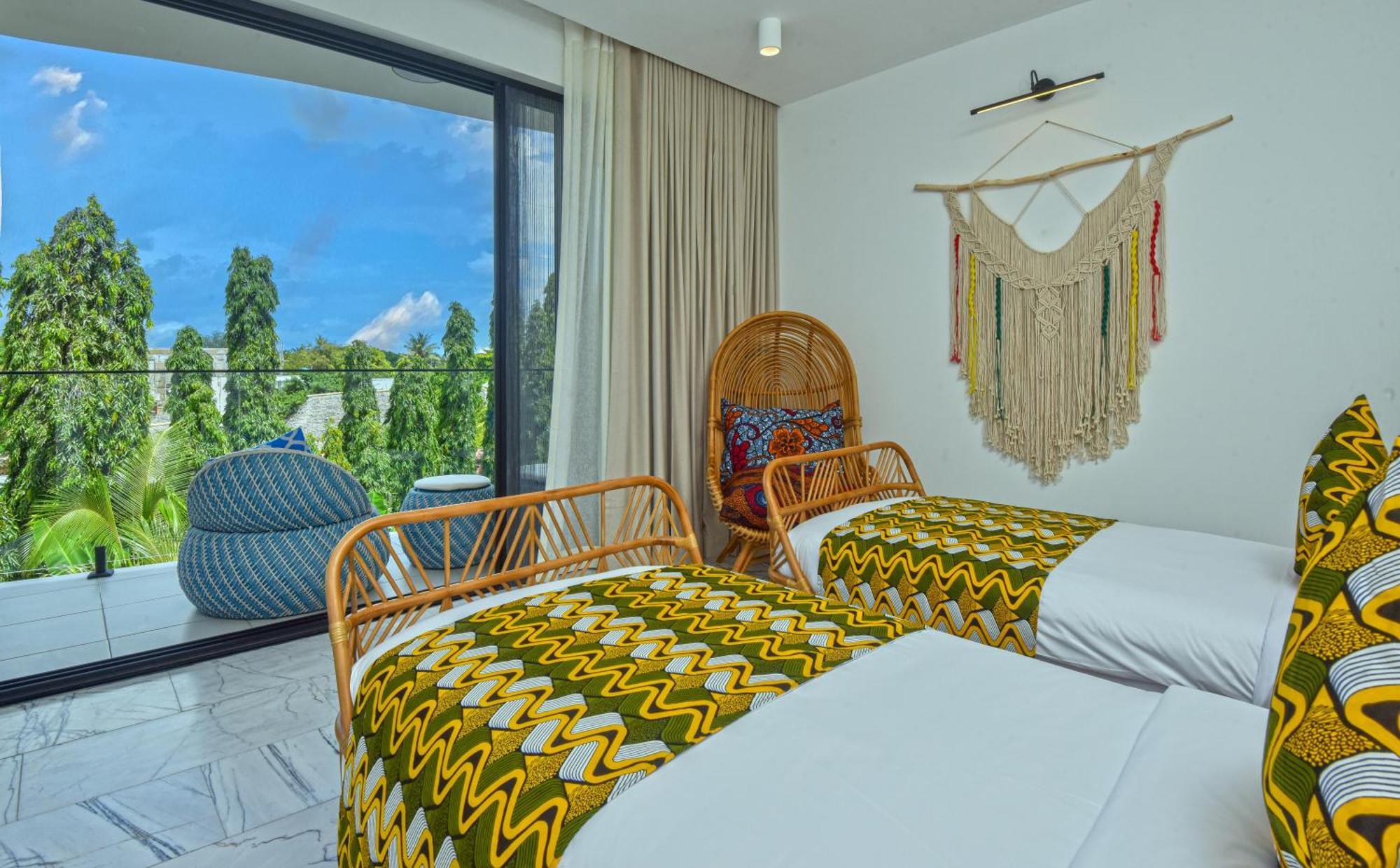 Z2 Twin room Pool View 1st Floor