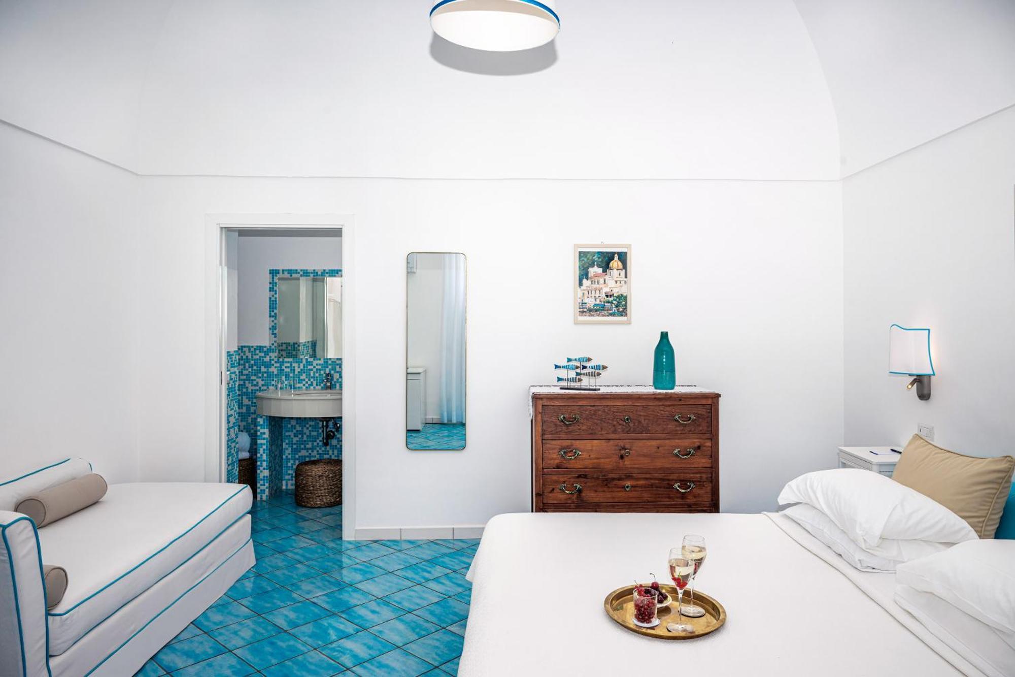 Deluxe Triple Room Sea View