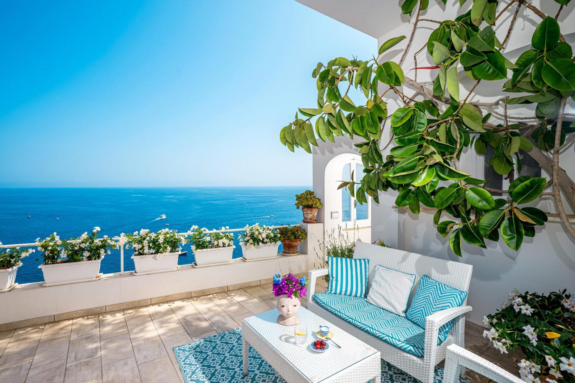 Deluxe Double or Twin Room Sea View