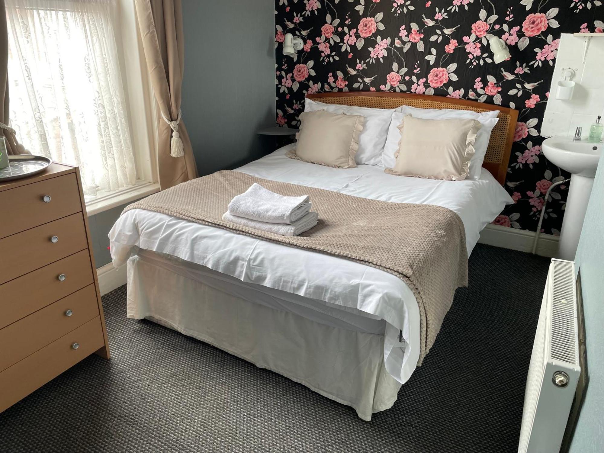 Double Room with Shared Bathroom