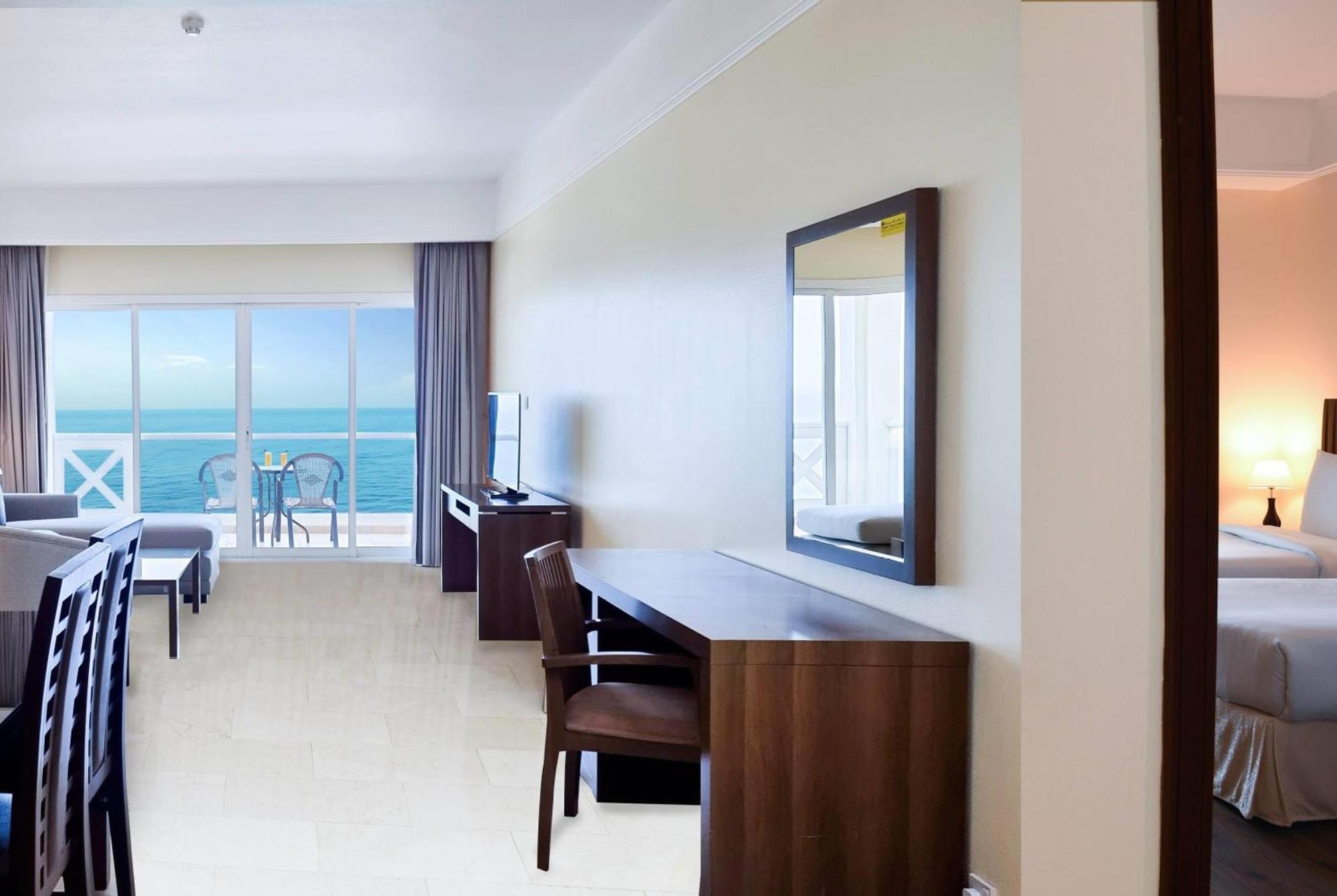 One-Bedroom Twin Suite Smoking