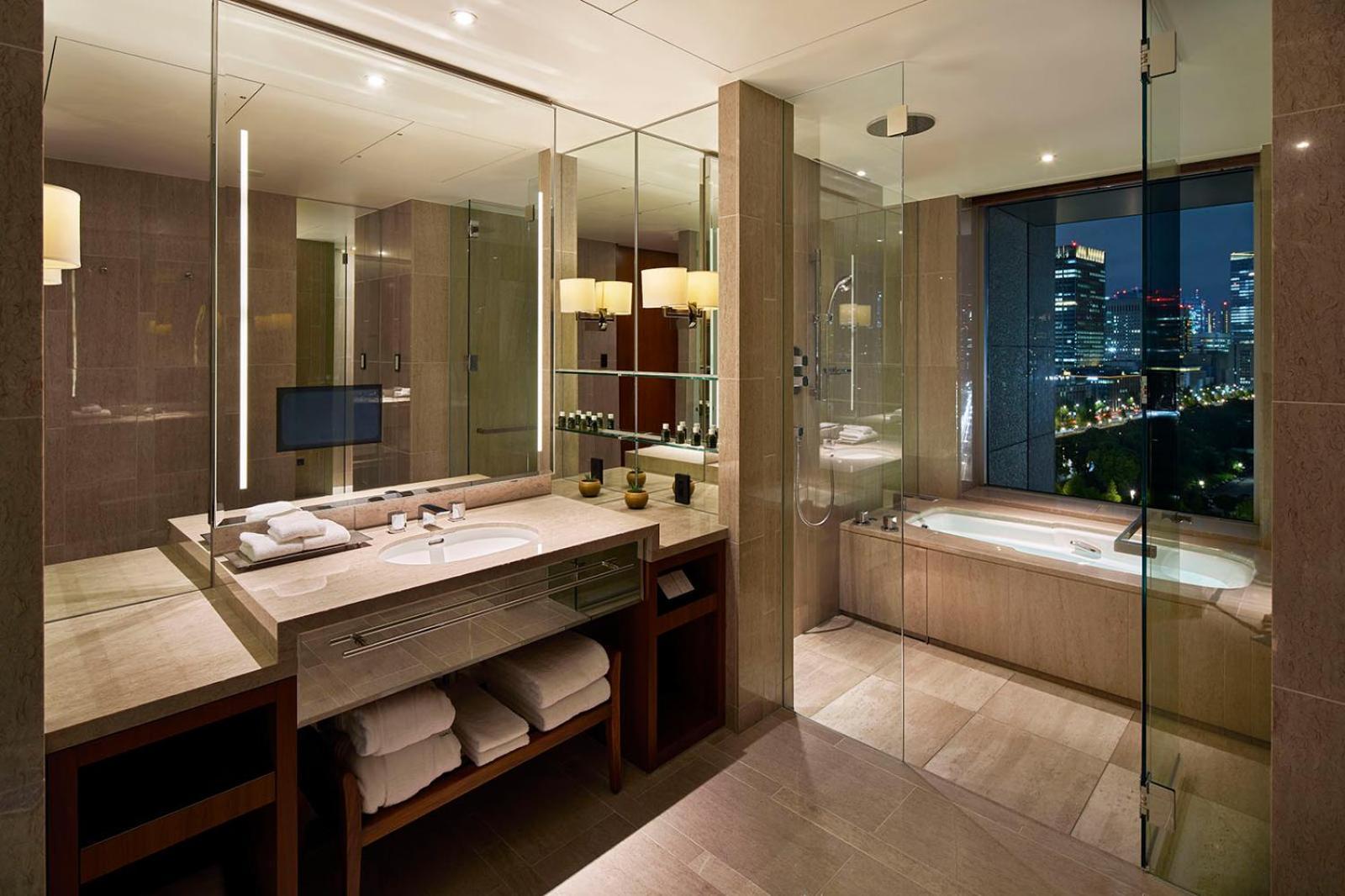 Grand Deluxe King Room Balcony