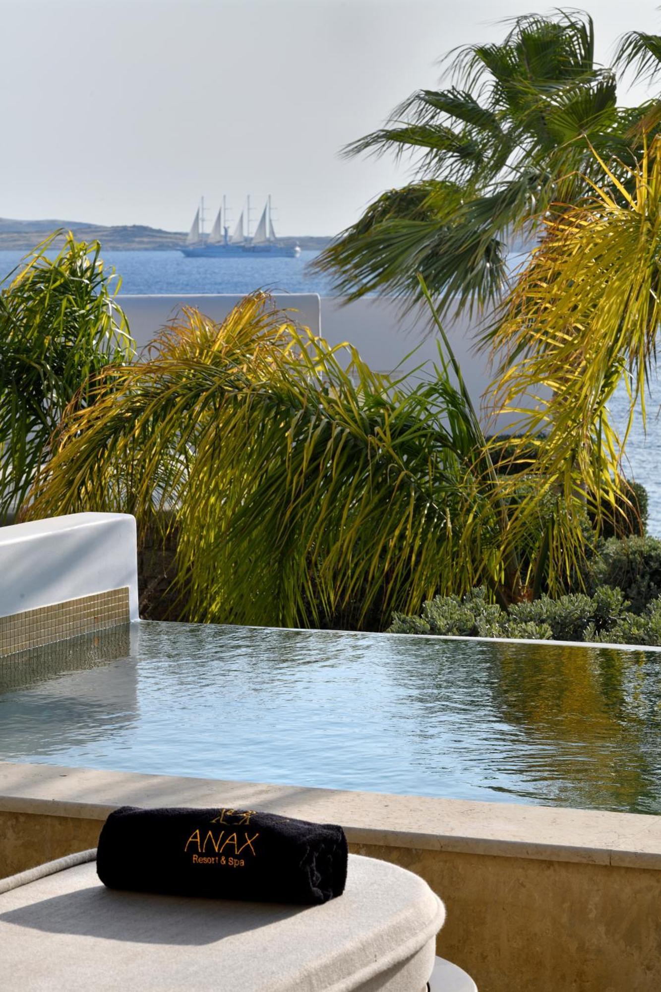 Exclusive Suite Private Pool