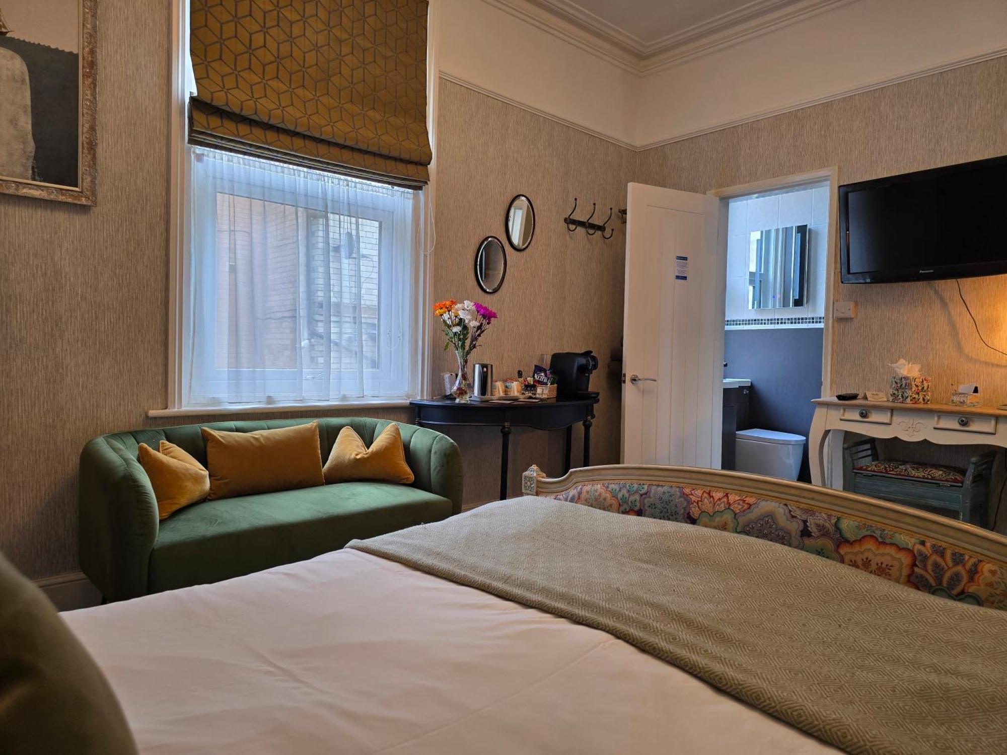 Superior King Room
