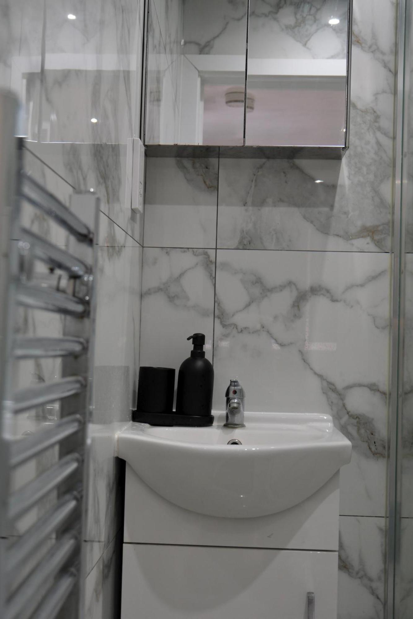 Double Room Private Bathroom