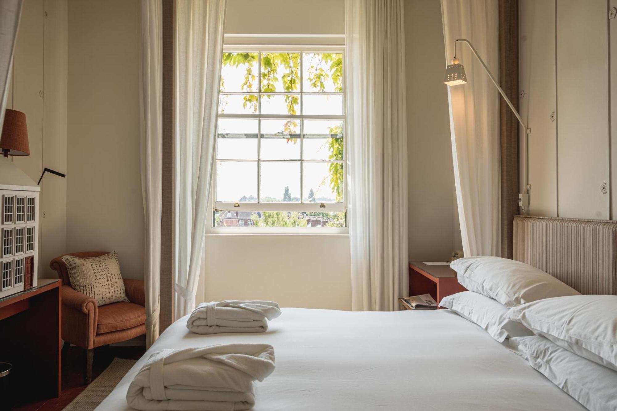 Standard King Room