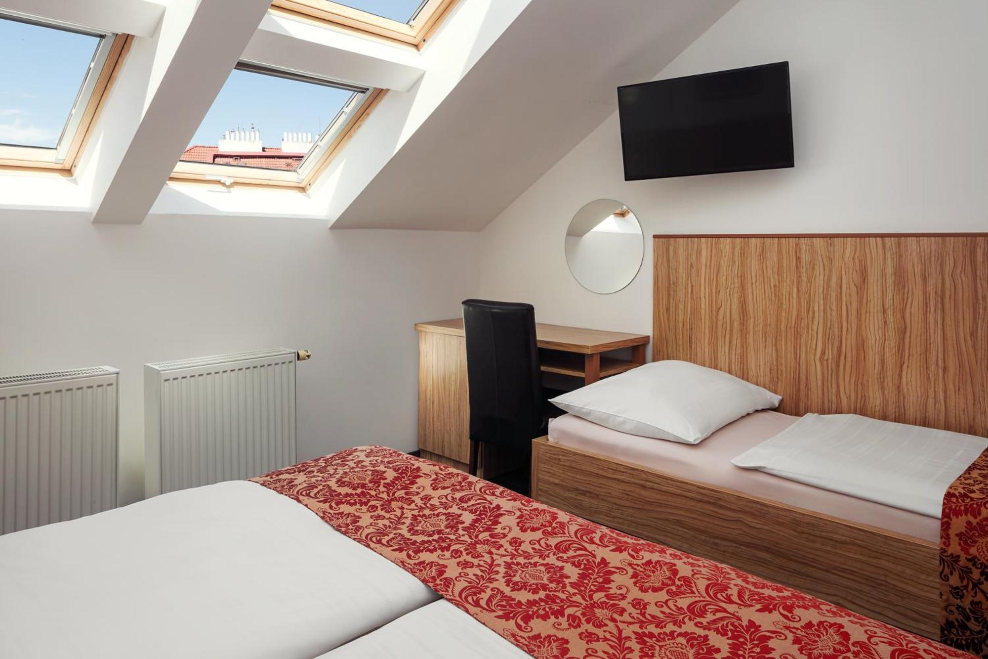 Superior Double Room Extra Bed Air-Conditioning