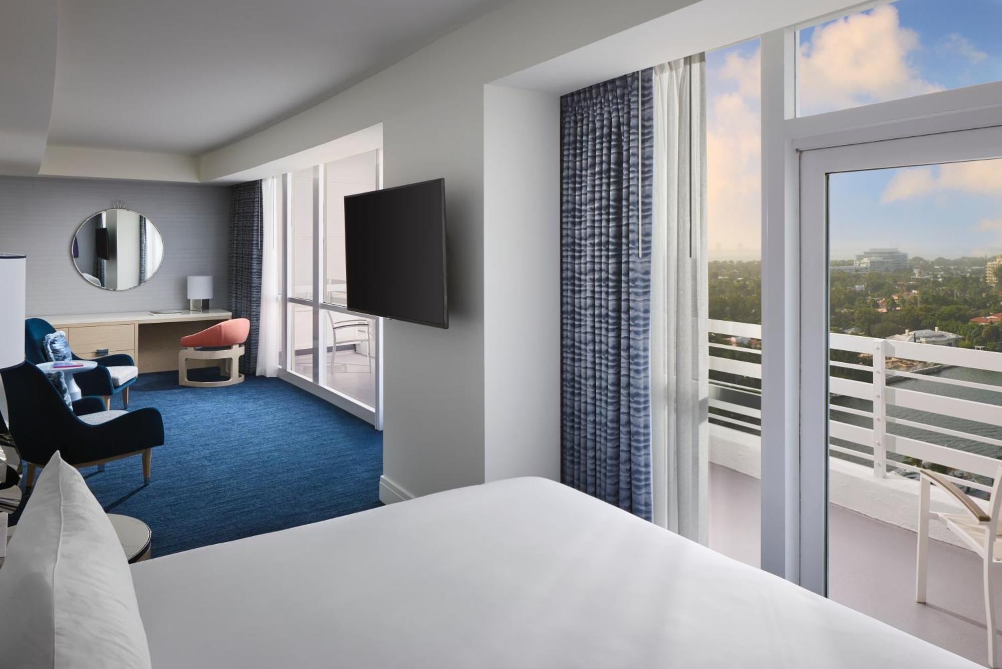 Deluxe King Room Balcony