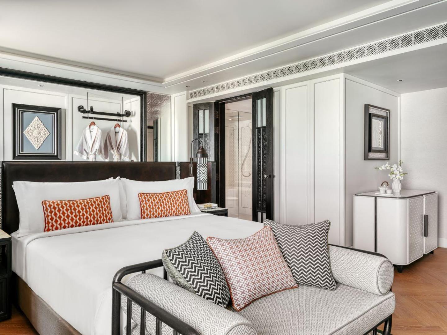 Premium King Room